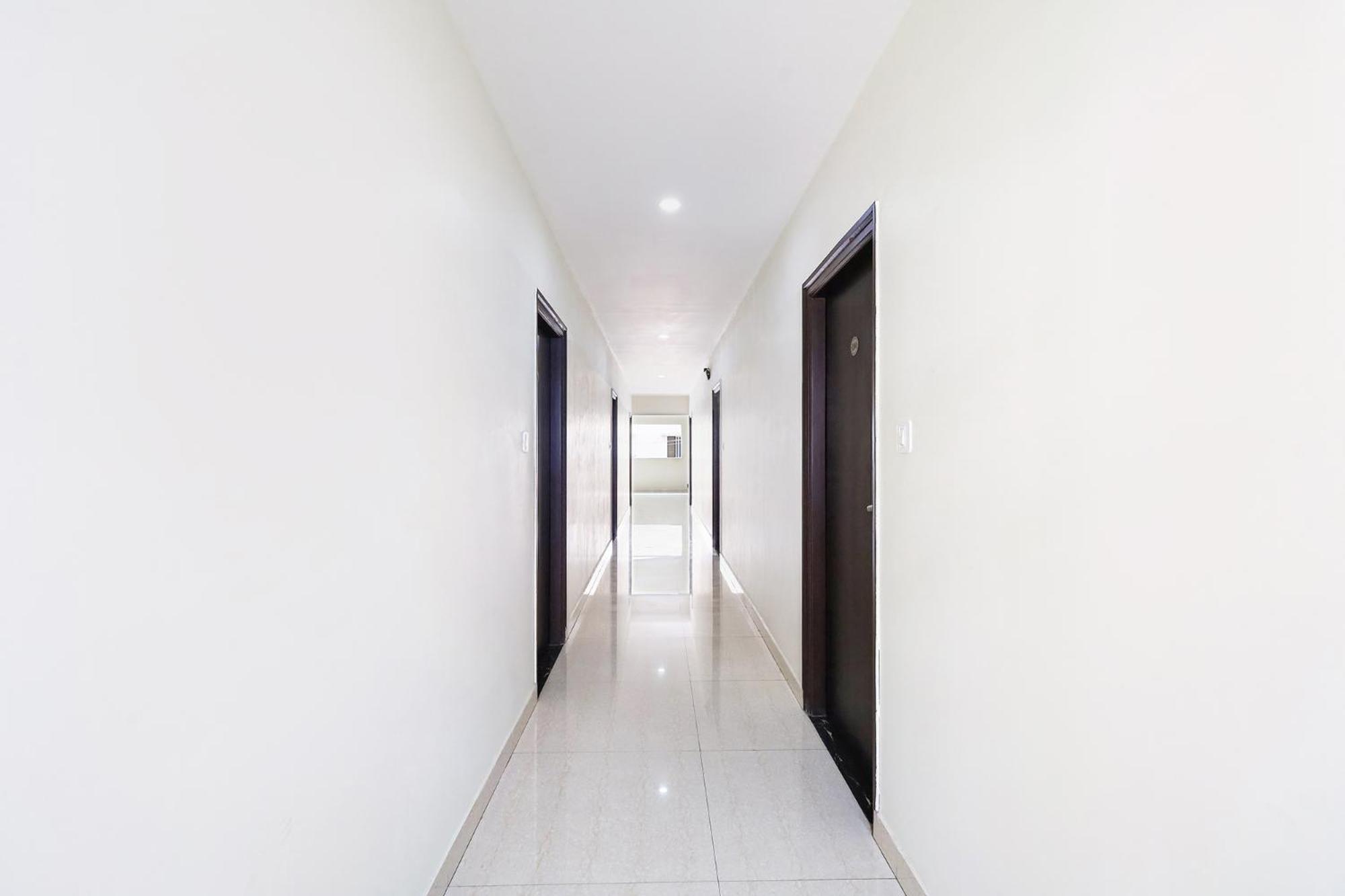 Hotel Fabhotel Karthikeya Residency - Bus Stand - 900m Tirupati