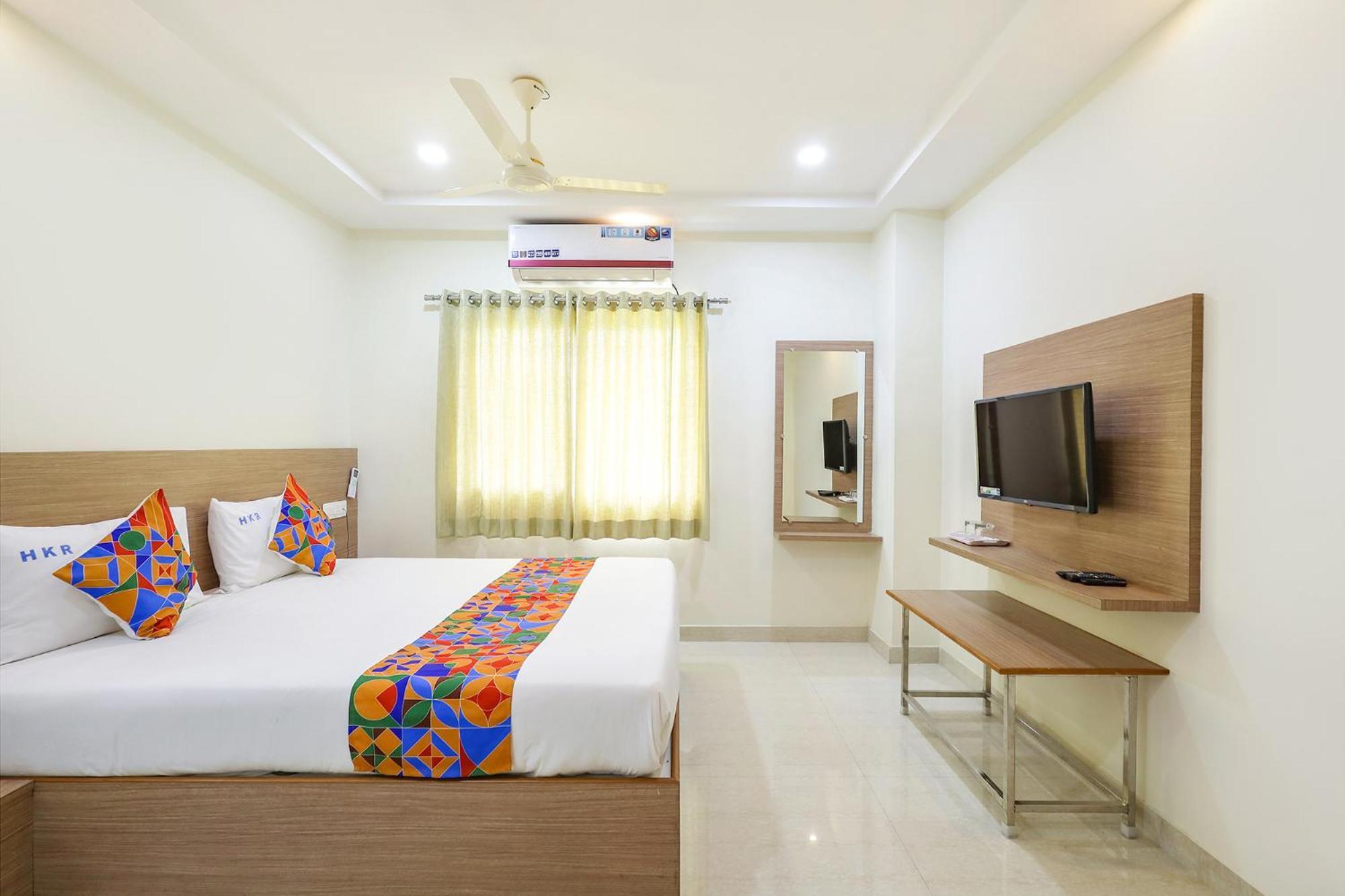 Fabhotel Karthikeya Residency - Bus Stand - 900m 3*