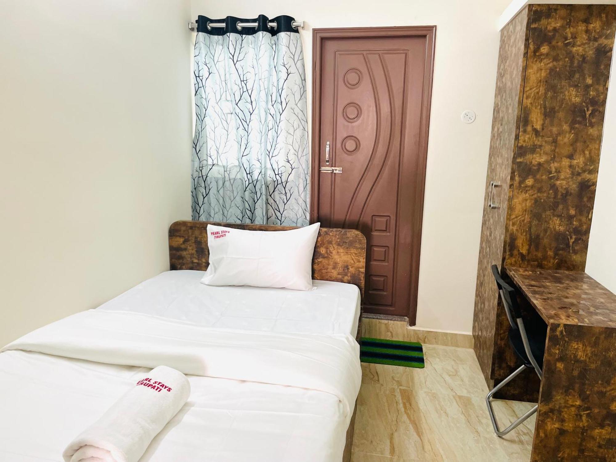 Hotel Pearl Stays, Tirupathi
