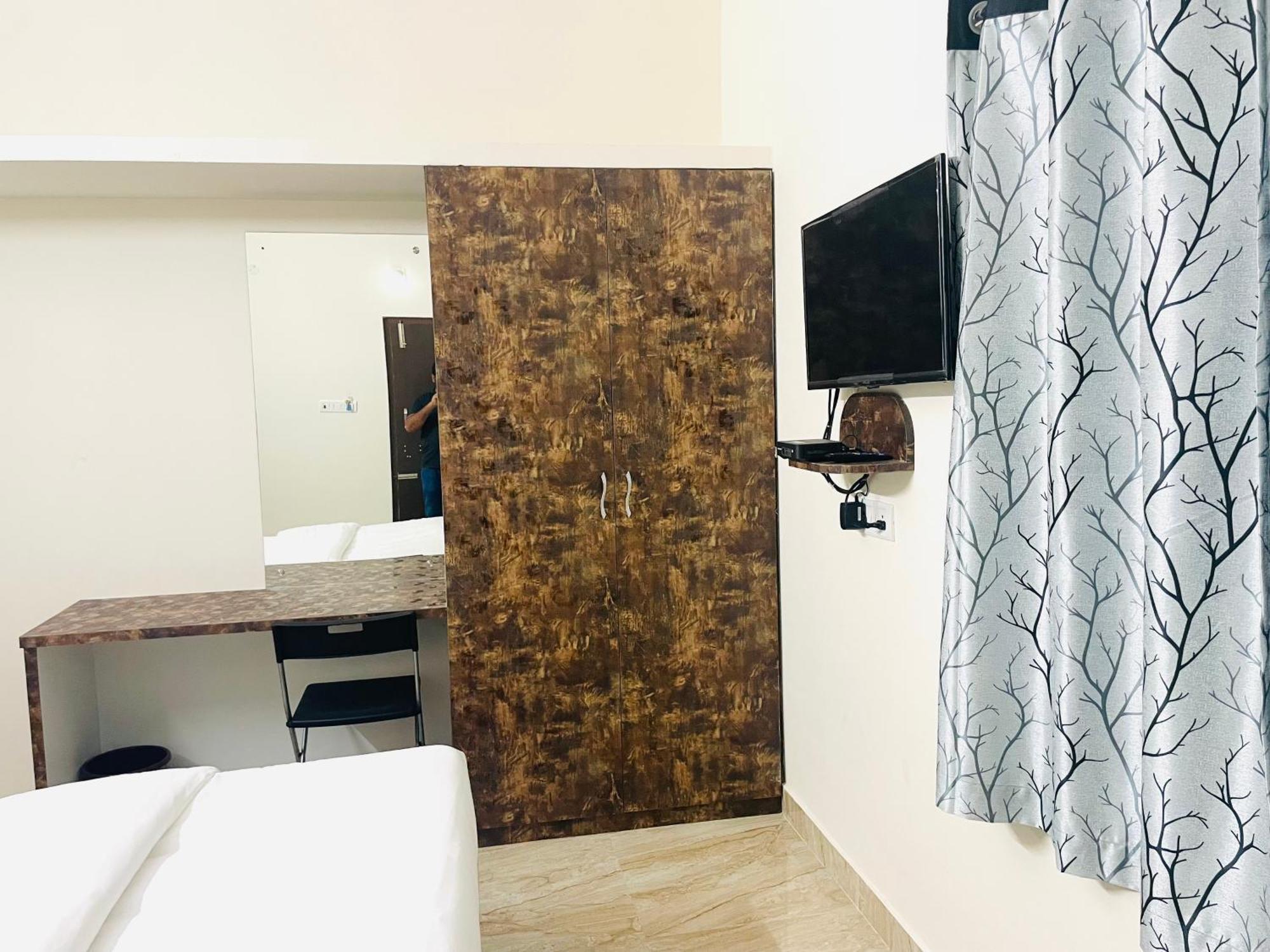 Pearl Stays, Tirupathi Tirupati