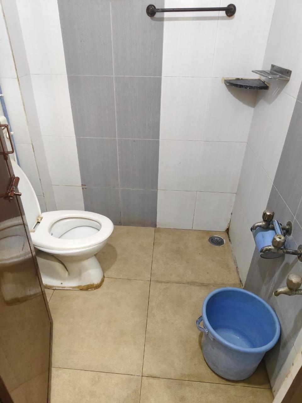 Sahasra - Opposite To Srinivasam Complex And Walkable Distance From Bus Station 2* Tirupati