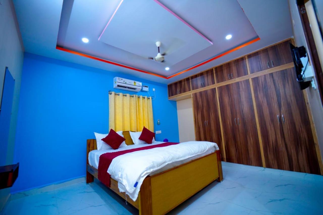 S S -2bhk & 1bhk Luxury Ac Service For Group Of Families - Location - Modular Kitchen - Super Fast Wi-fi- Near To Bus Stand And Railway Station Apartment