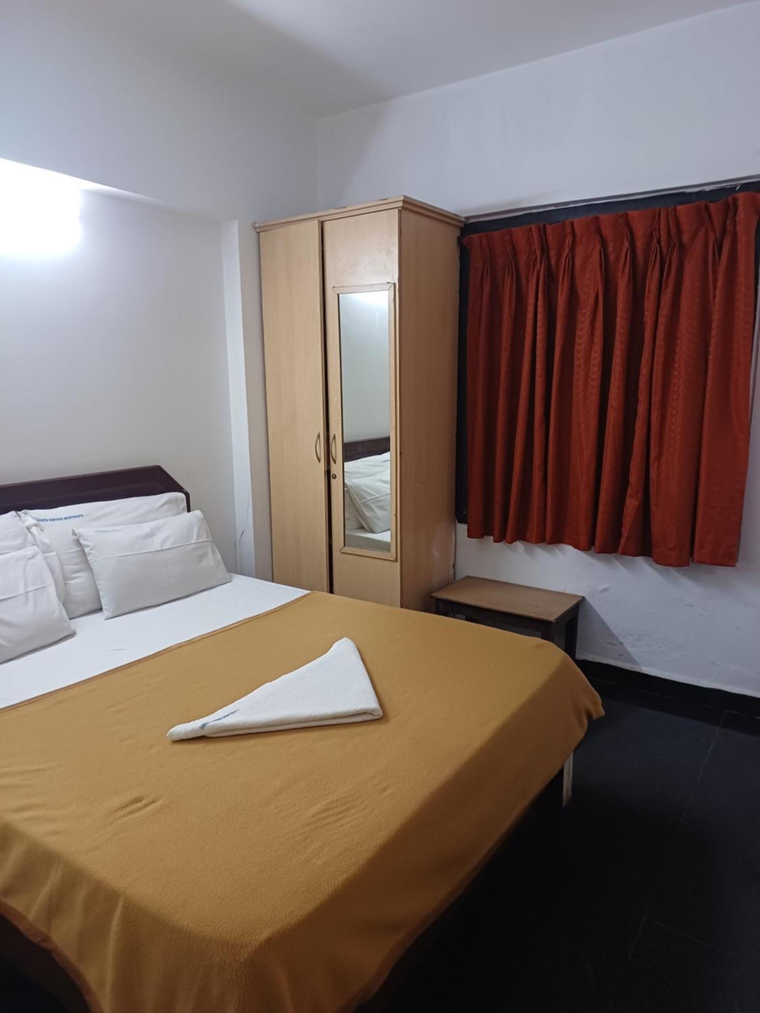 Haritha Apartments, Helpful Staff, Near Bus & Railway Station, Geyser, Tv, Priced Family-only In Tirupati, Big Families, Groups Welcome Apartment *