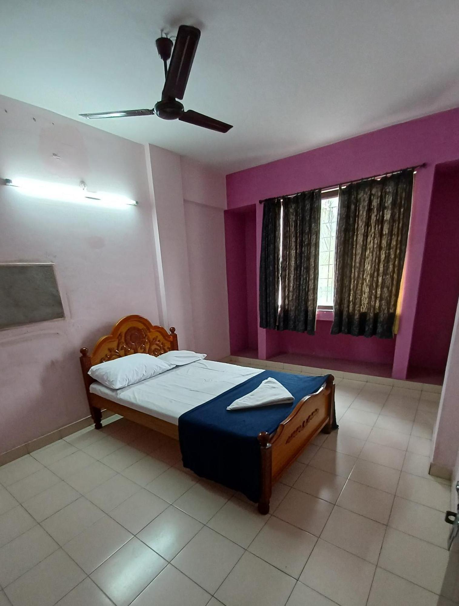 Haritha Apartments, Helpful Staff, Near Bus & Railway Station, Geyser, Tv, Priced Family-only In Tirupati, Big Families, Groups Welcome Tirupati