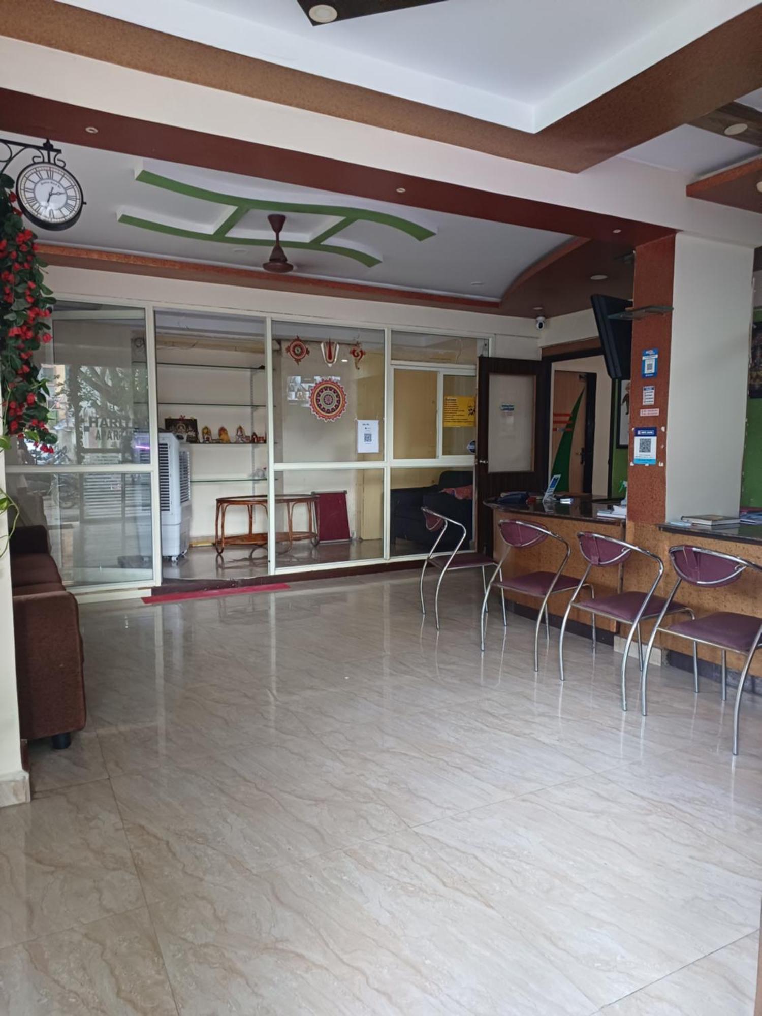 Haritha Apartments, Helpful Staff, Near Bus & Railway Station, Geyser, Tv, Priced Family-only In Tirupati, Big Families, Groups Welcome * Tirupati