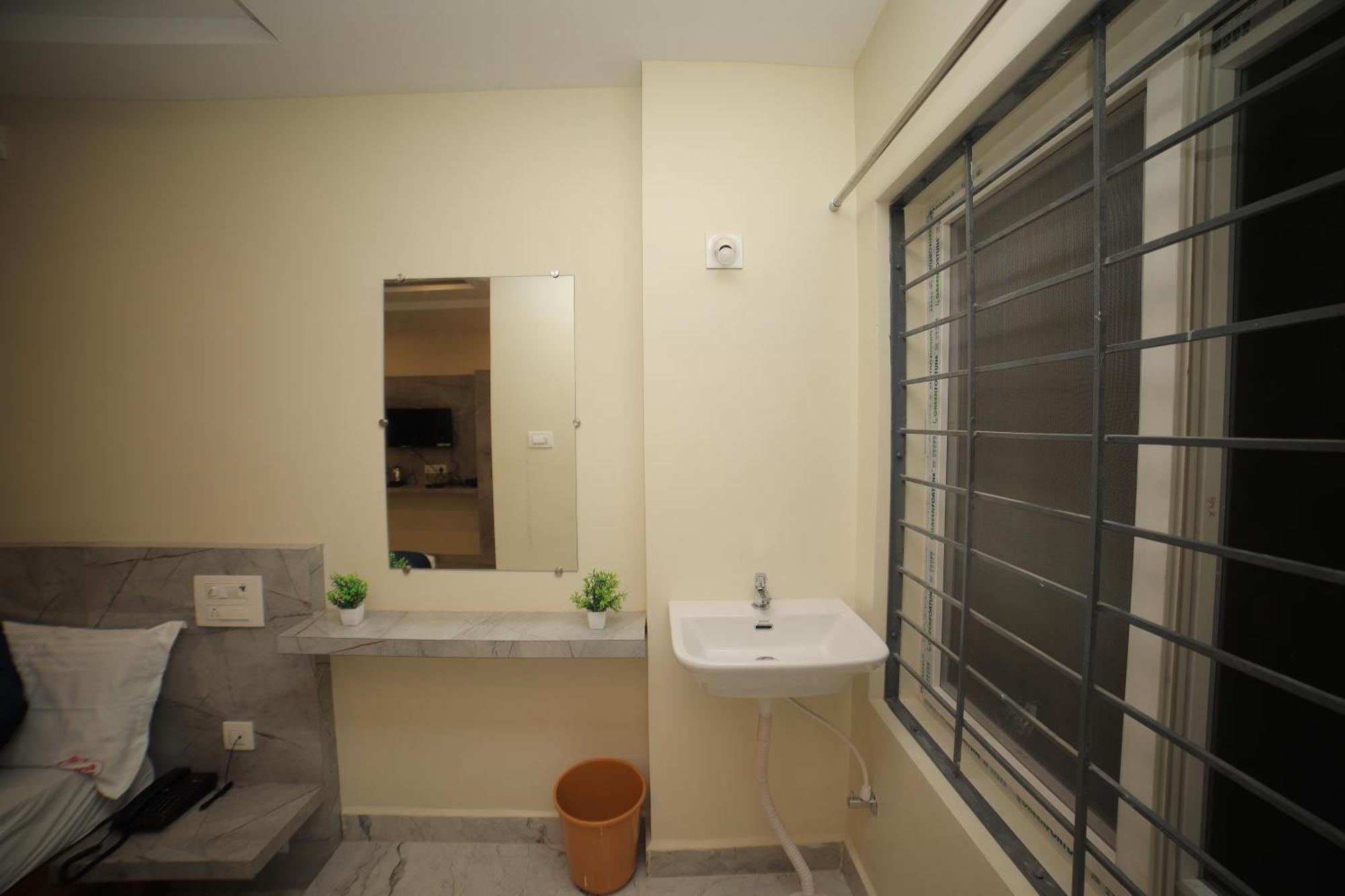 Sri Ganesh Residency Hotel