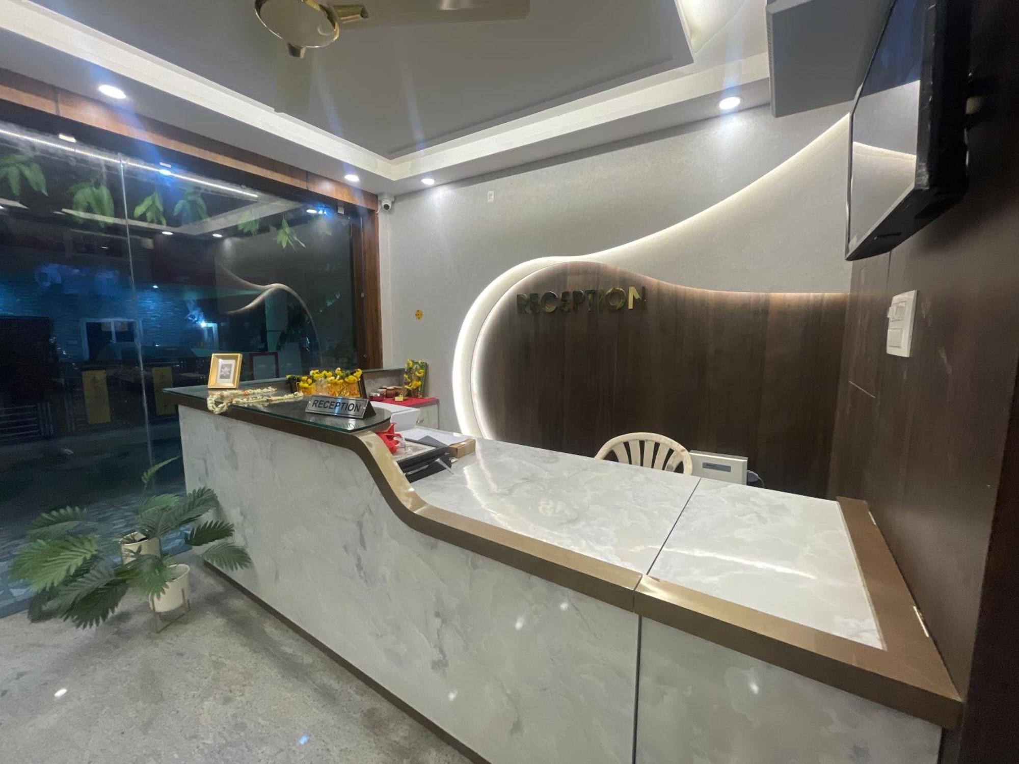 Sri Ganesh Residency Hotel