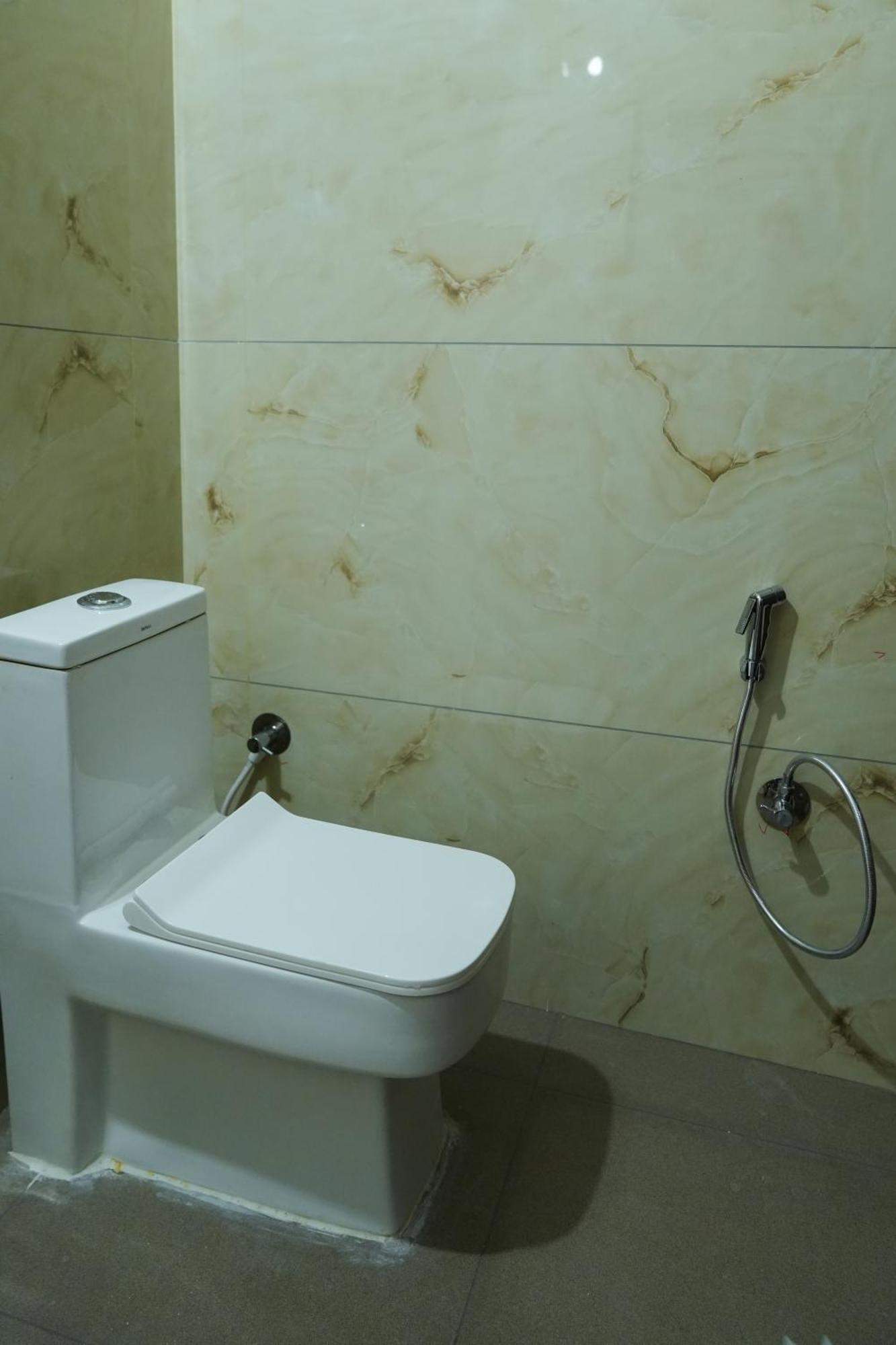 Hill View Paradise - A Luxurious 2bhk's & Private Near Alipiri Apartment *
