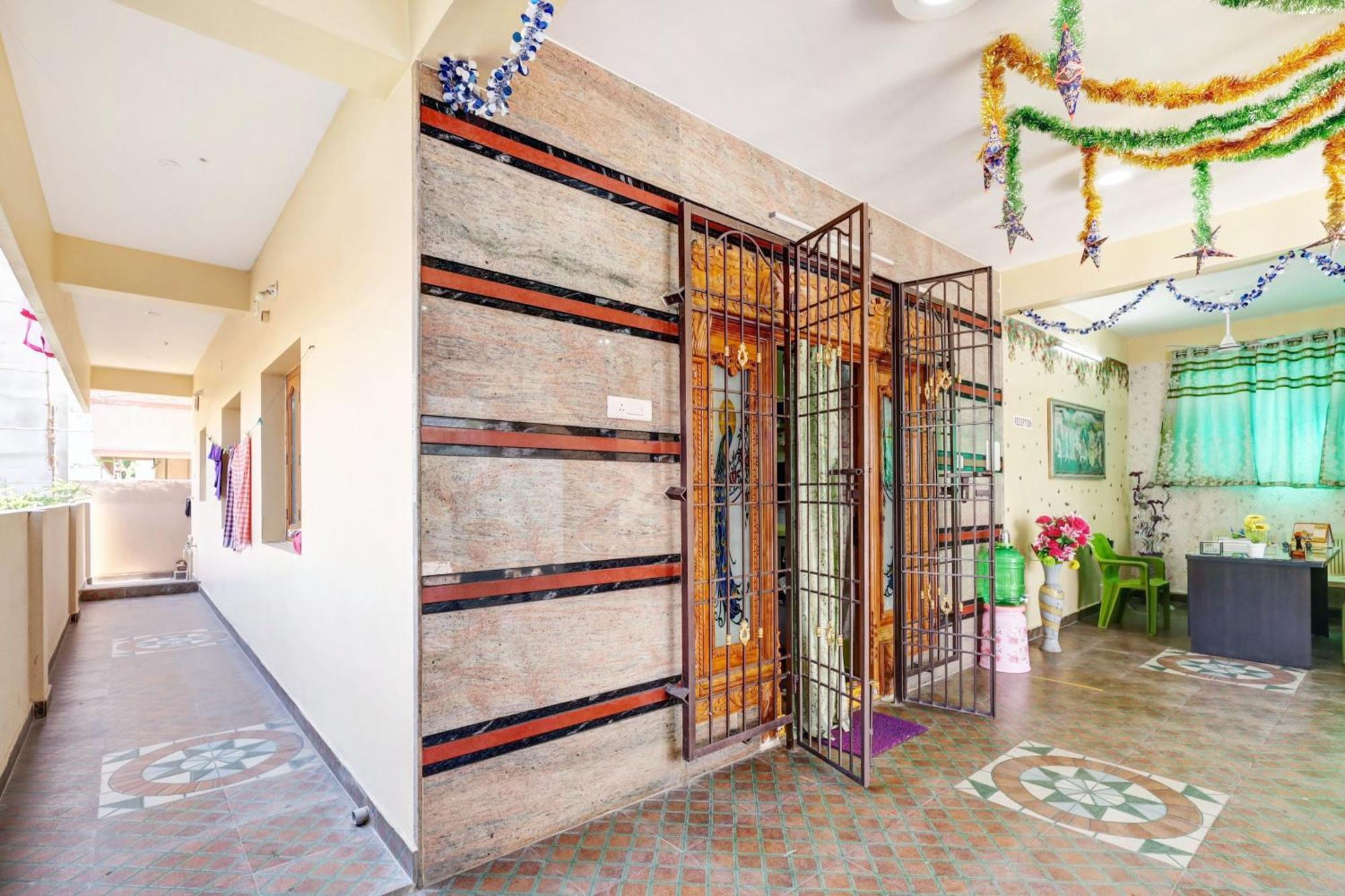 Hotel Sri Sakthi Home Stay - Beyond The Expectations- 10 To 15 Minutes Drive From Railway Station And Bus Station