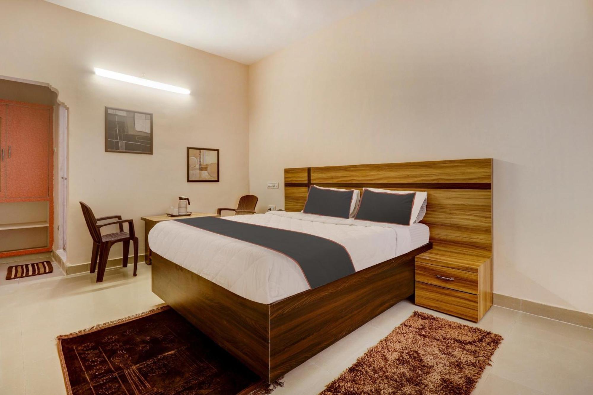 Hotel V M Tirupati