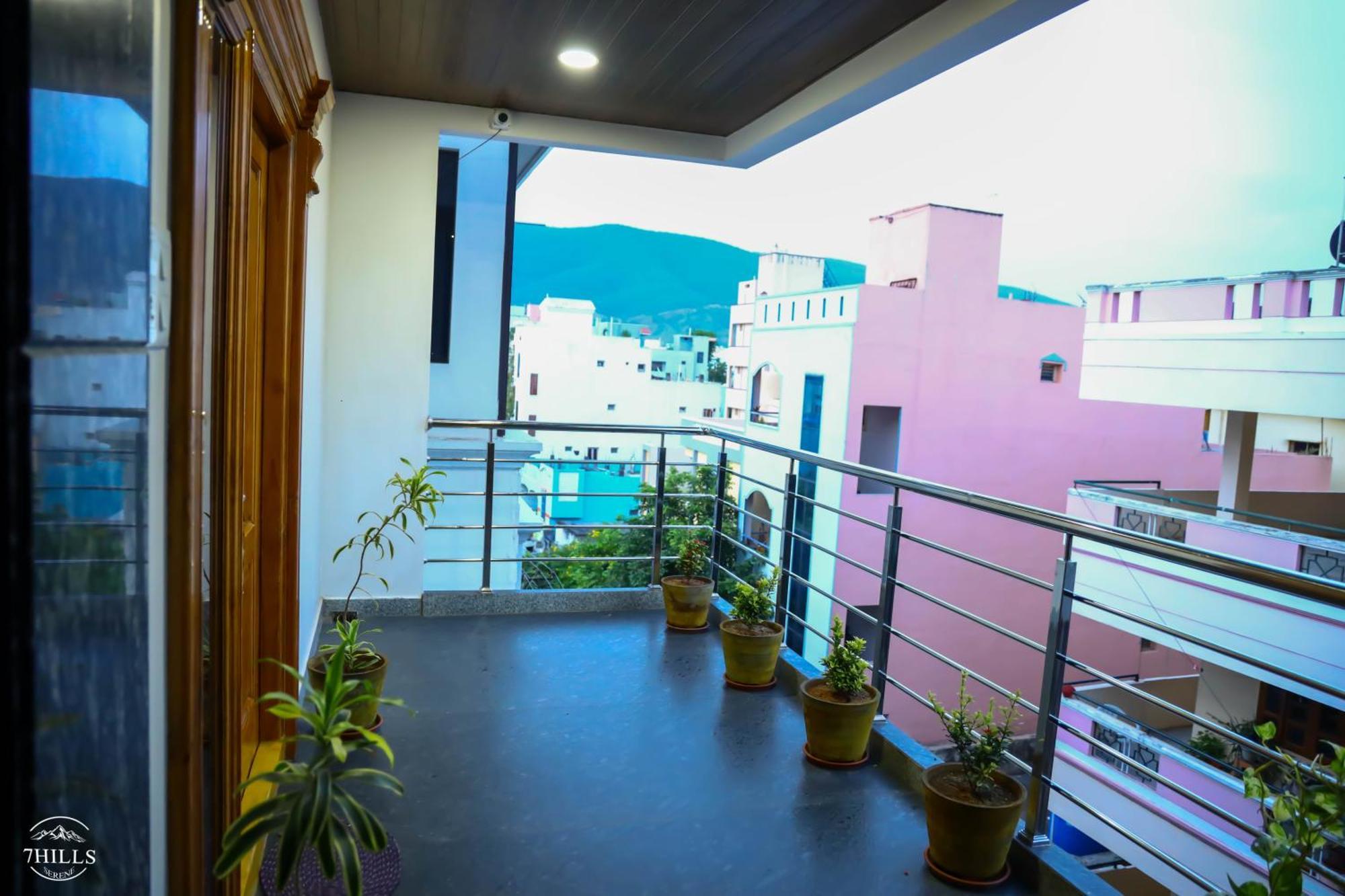 Aparthotel 7 Hills Serene