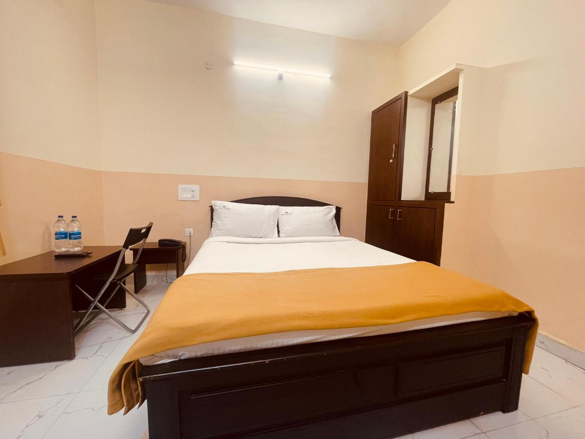 Deccan Park, Hotel