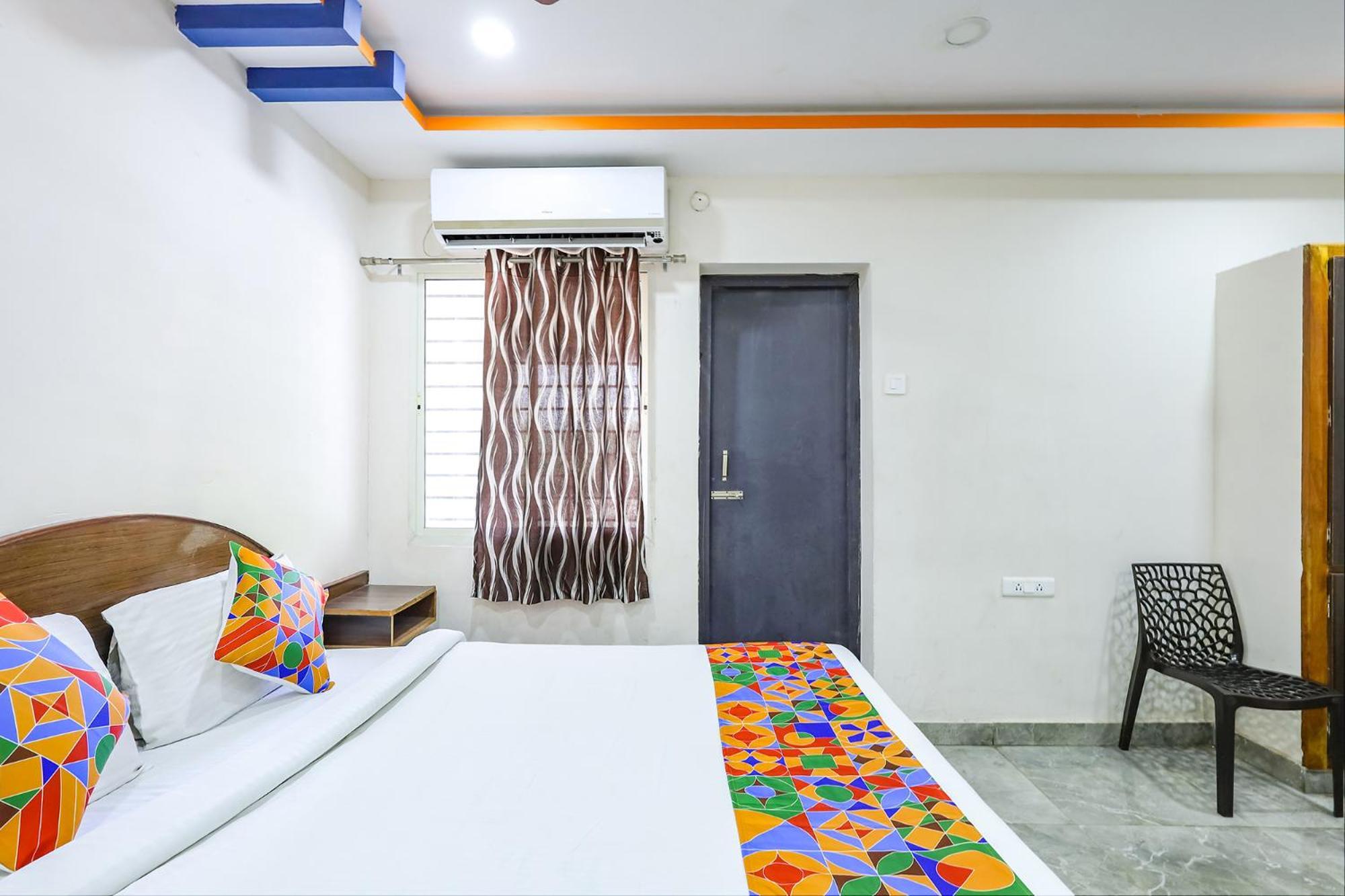 Hotel Capital O Lakshmi Residency