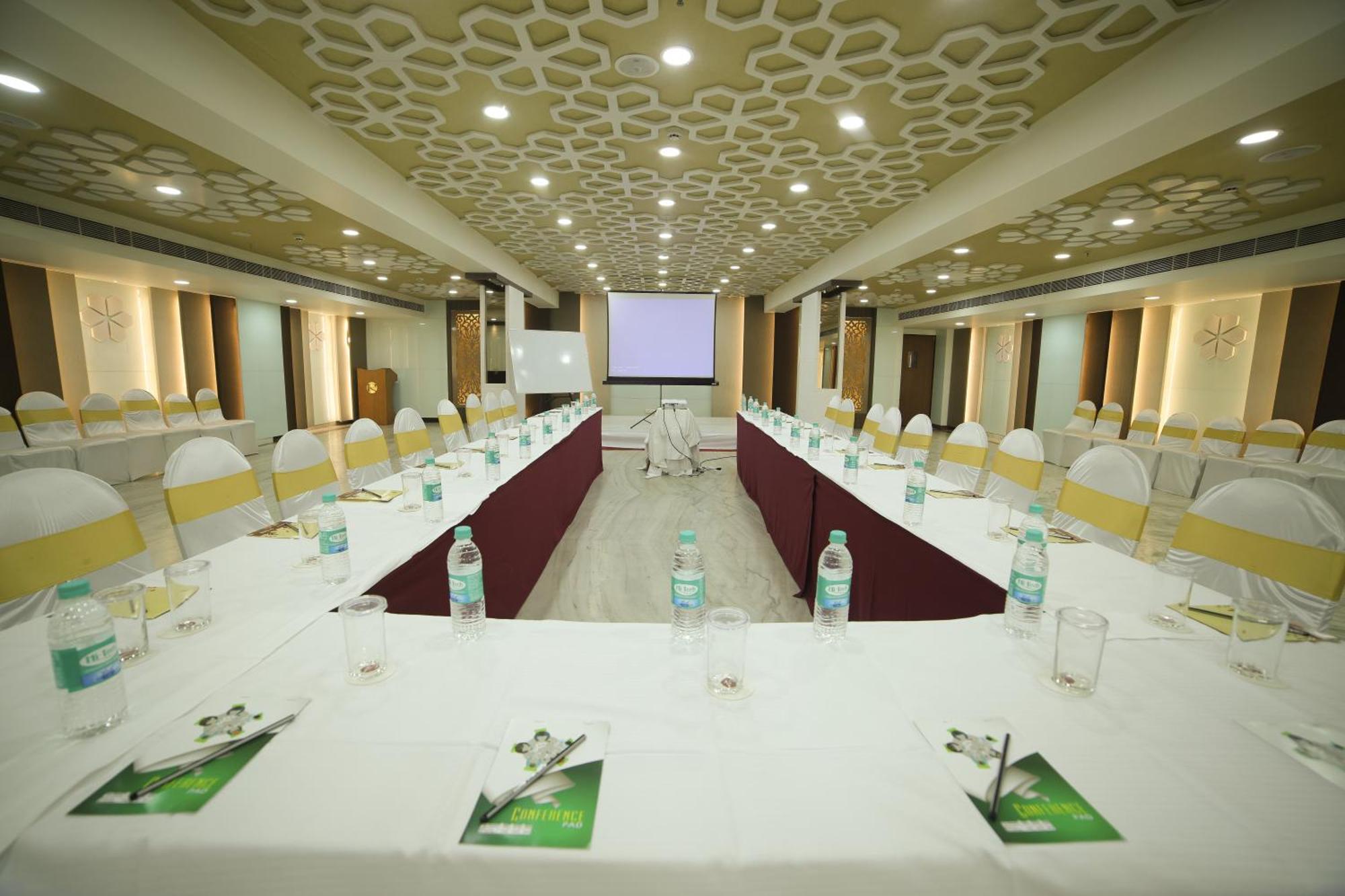 Hotel Raj Park- Hill View