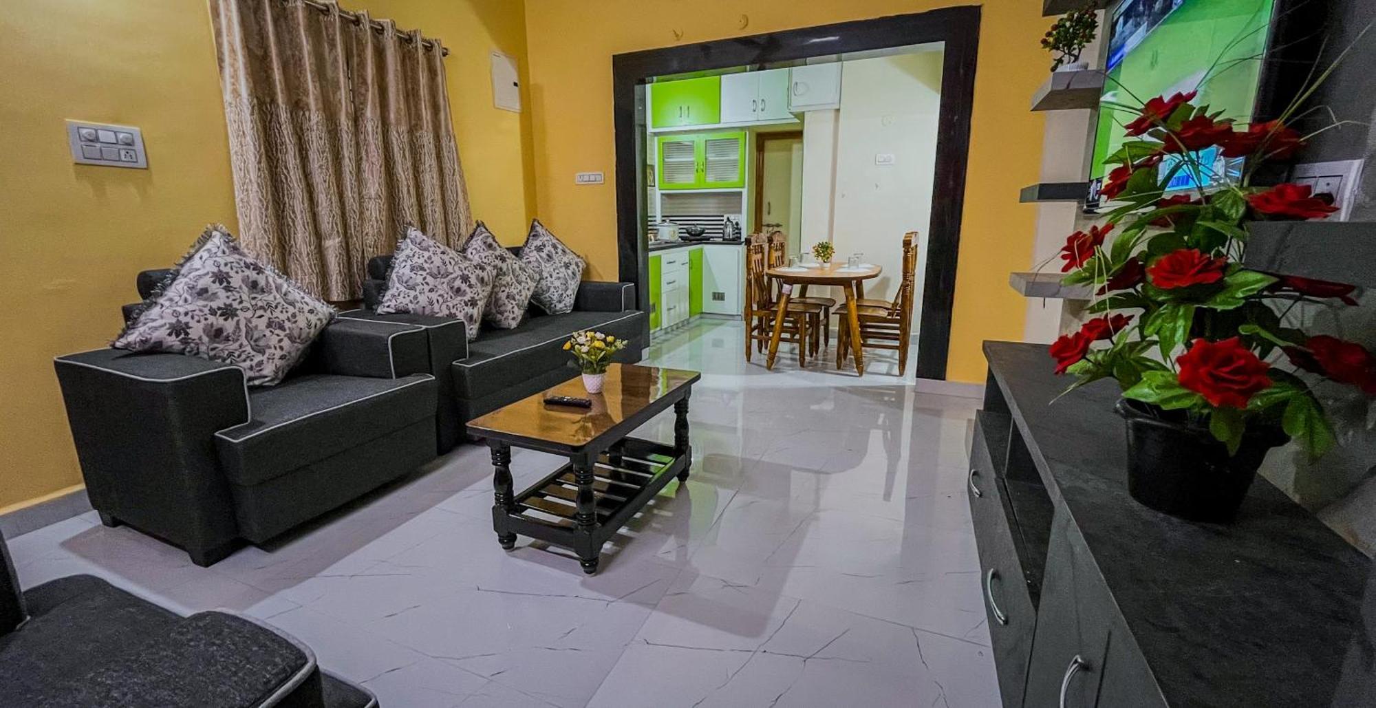 Homestay S V Ideal -2bhk Service Apartments-ac Bedrooms, Premium Amities, 2km To Tiruchanoor Padmavathi Temple , 6km To Alipiri, 24 Service Boys Available Tirupati