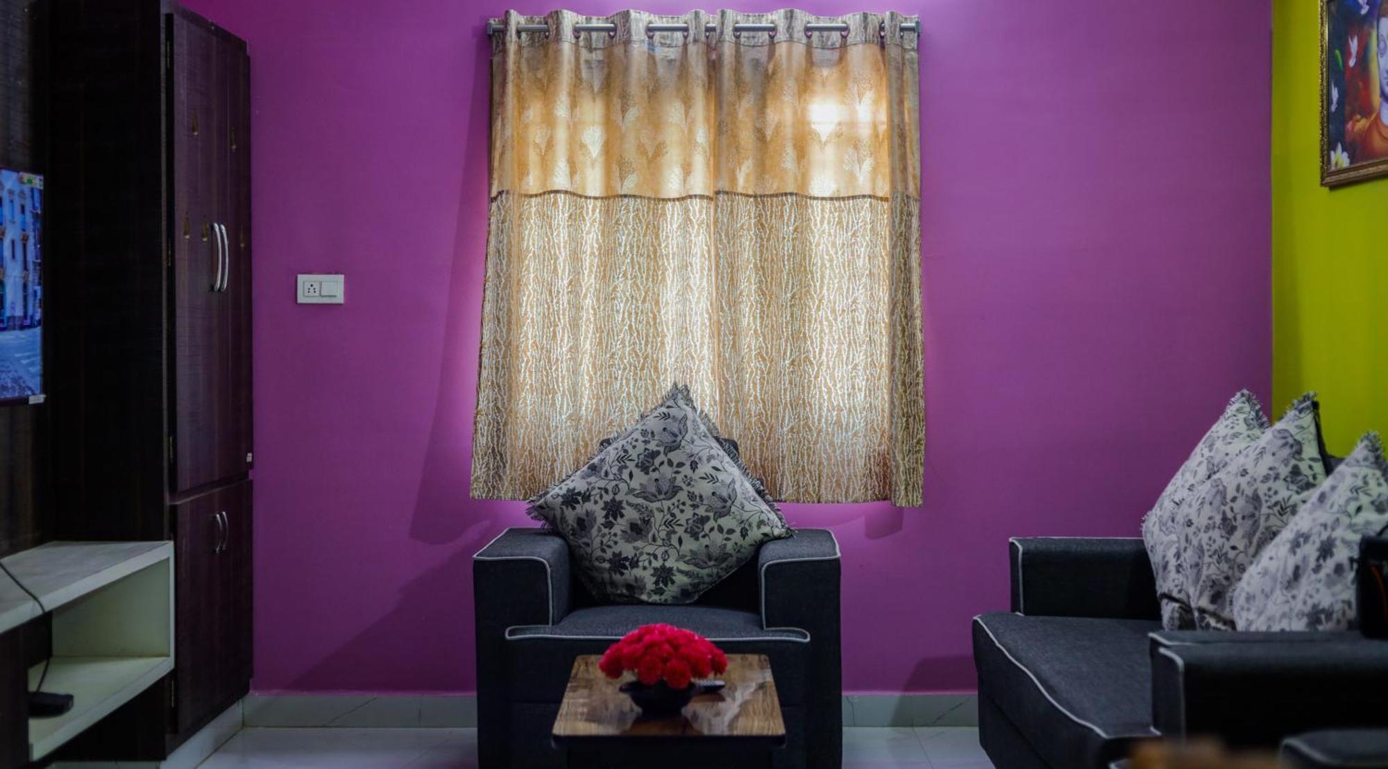 Homestay S V Ideal -2bhk Service Apartments-ac Bedrooms, Premium Amities, 2km To Tiruchanoor Padmavathi Temple , 6km To Alipiri, 24 Service Boys Available *