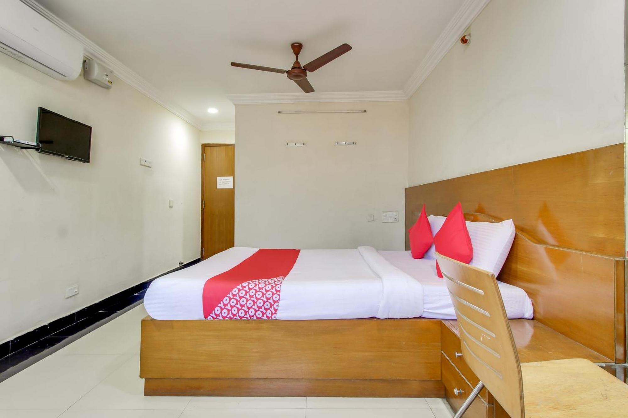 Hotel O Srinivasa Residency 3*