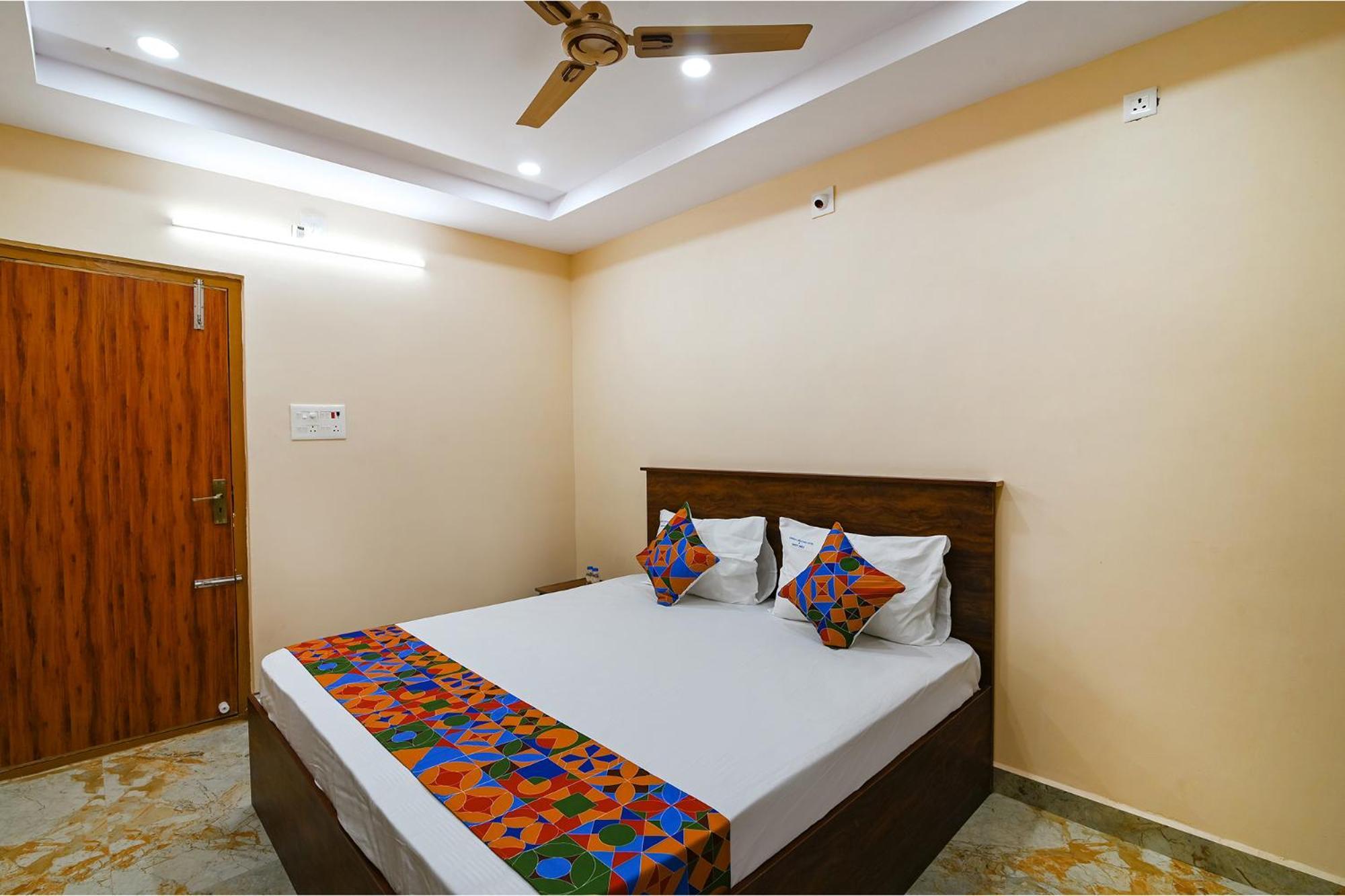 Fabhotel Chandu's Boutique - Nr Bus Stand Hotel 3*