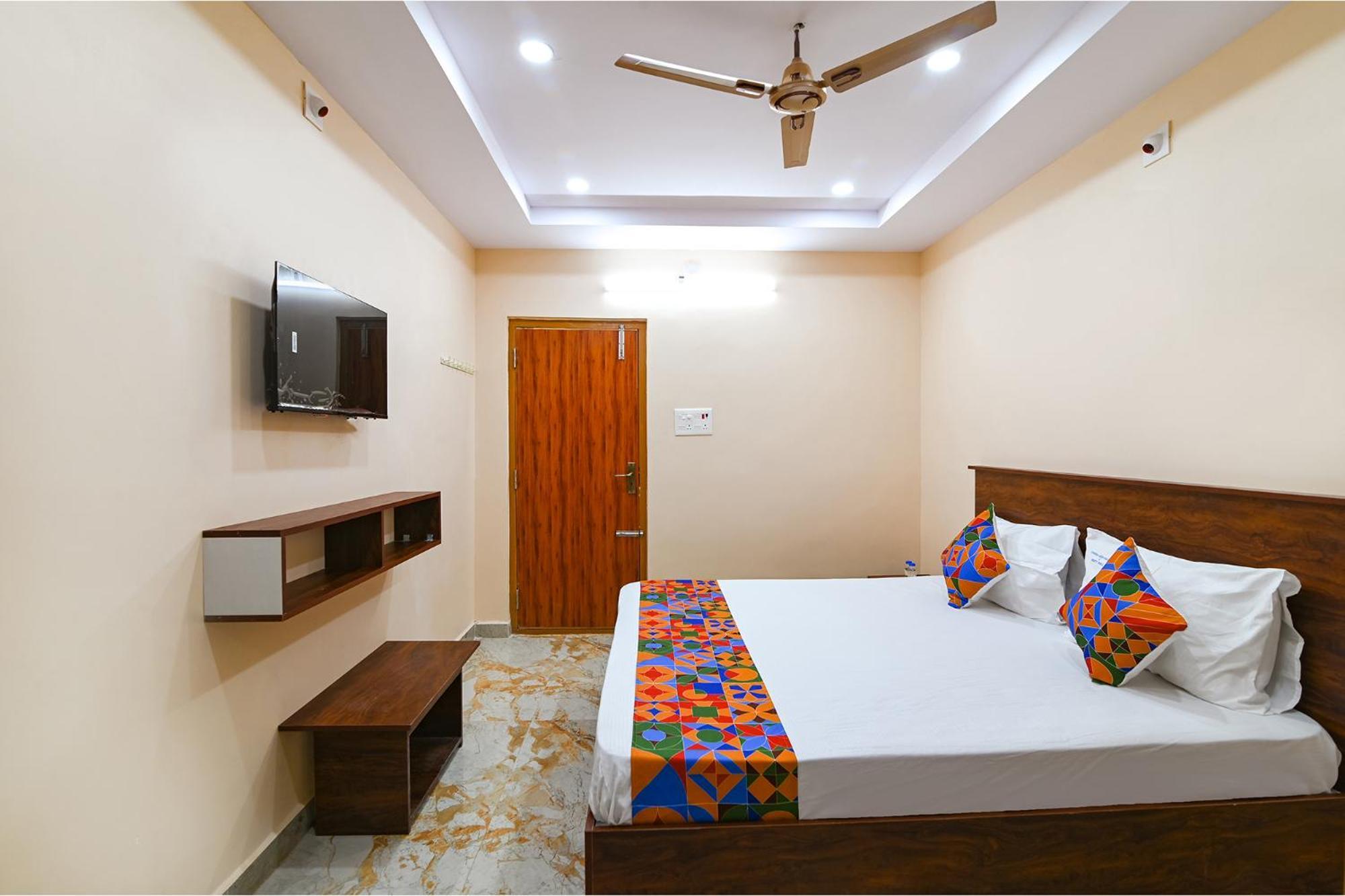 Fabhotel Chandu's Boutique - Nr Bus Stand Hotel