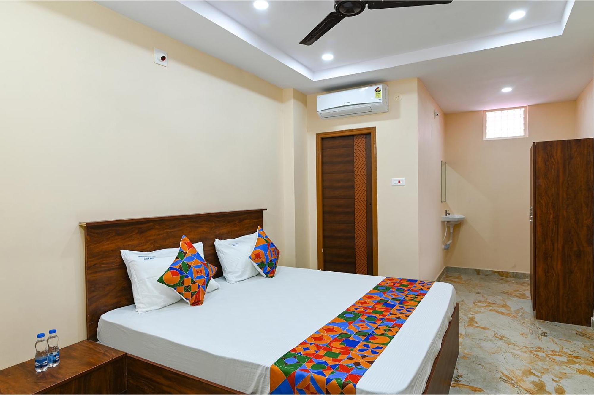 Fabhotel Chandu's Boutique - Nr Bus Stand