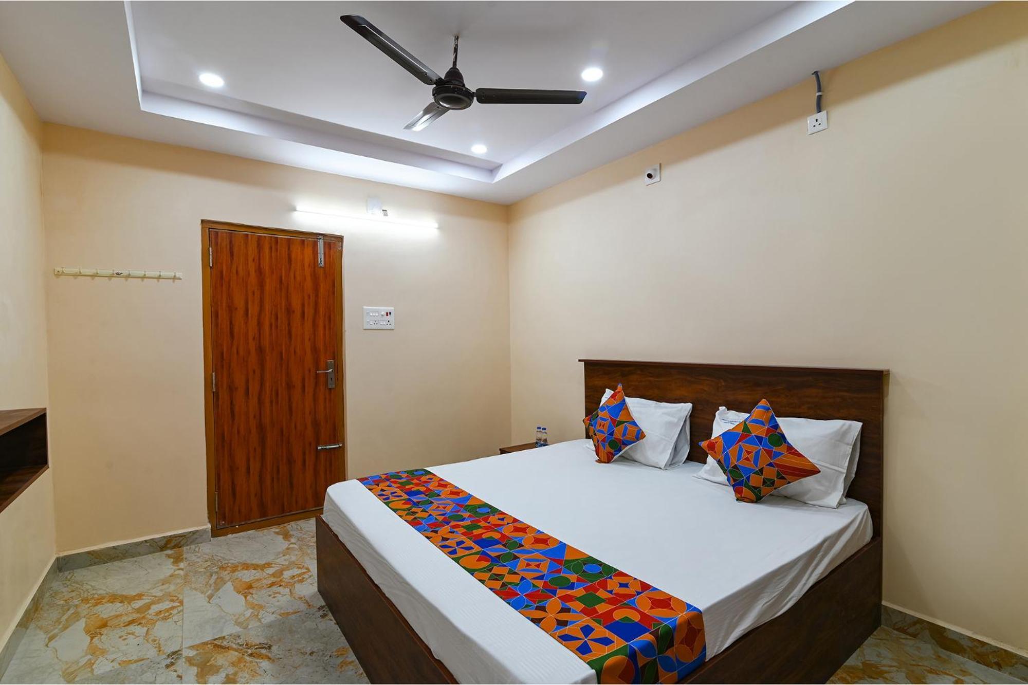 Fabhotel Chandu's Boutique - Nr Bus Stand Hotel