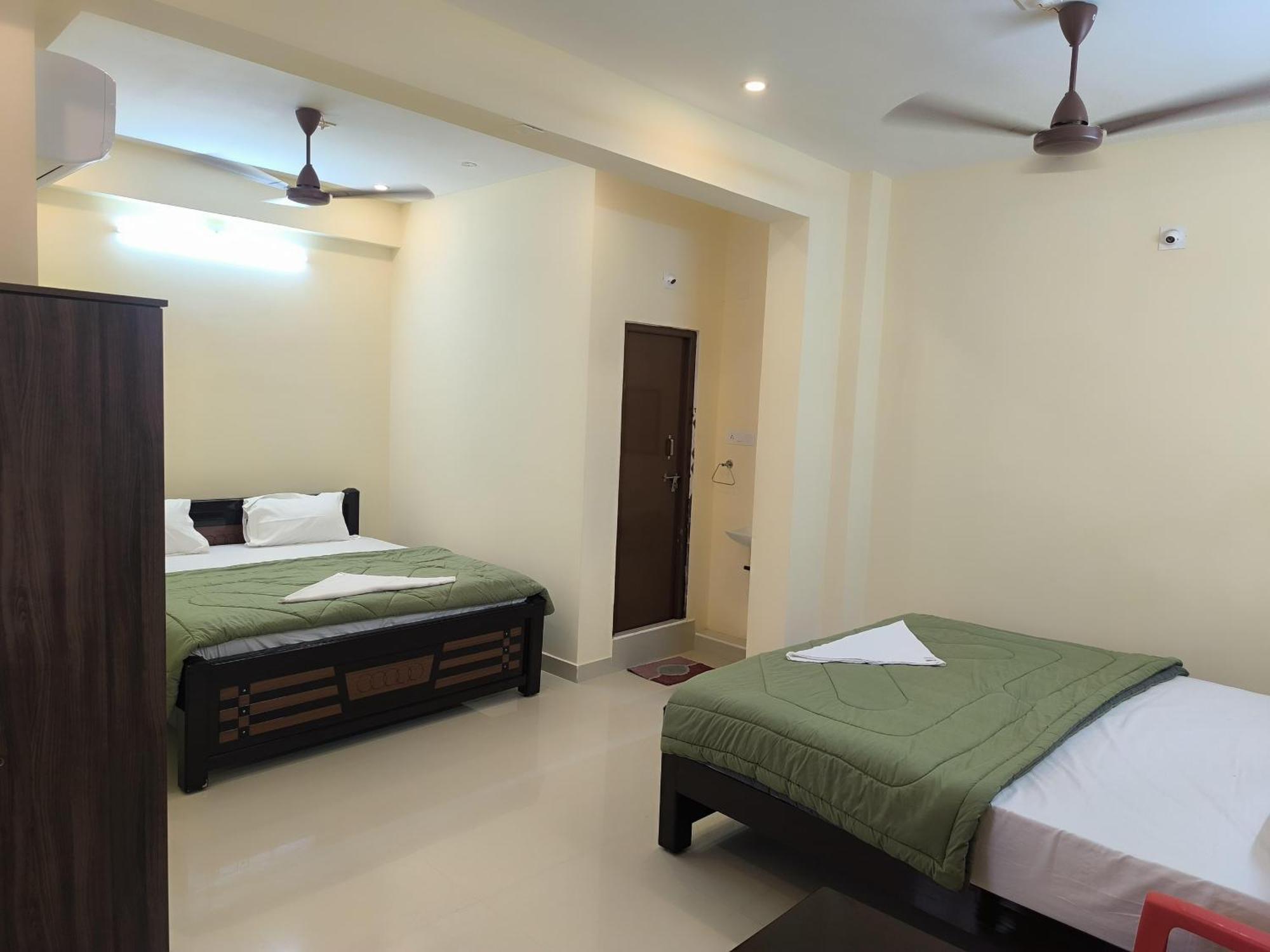 Hotel Vishnu Grand *