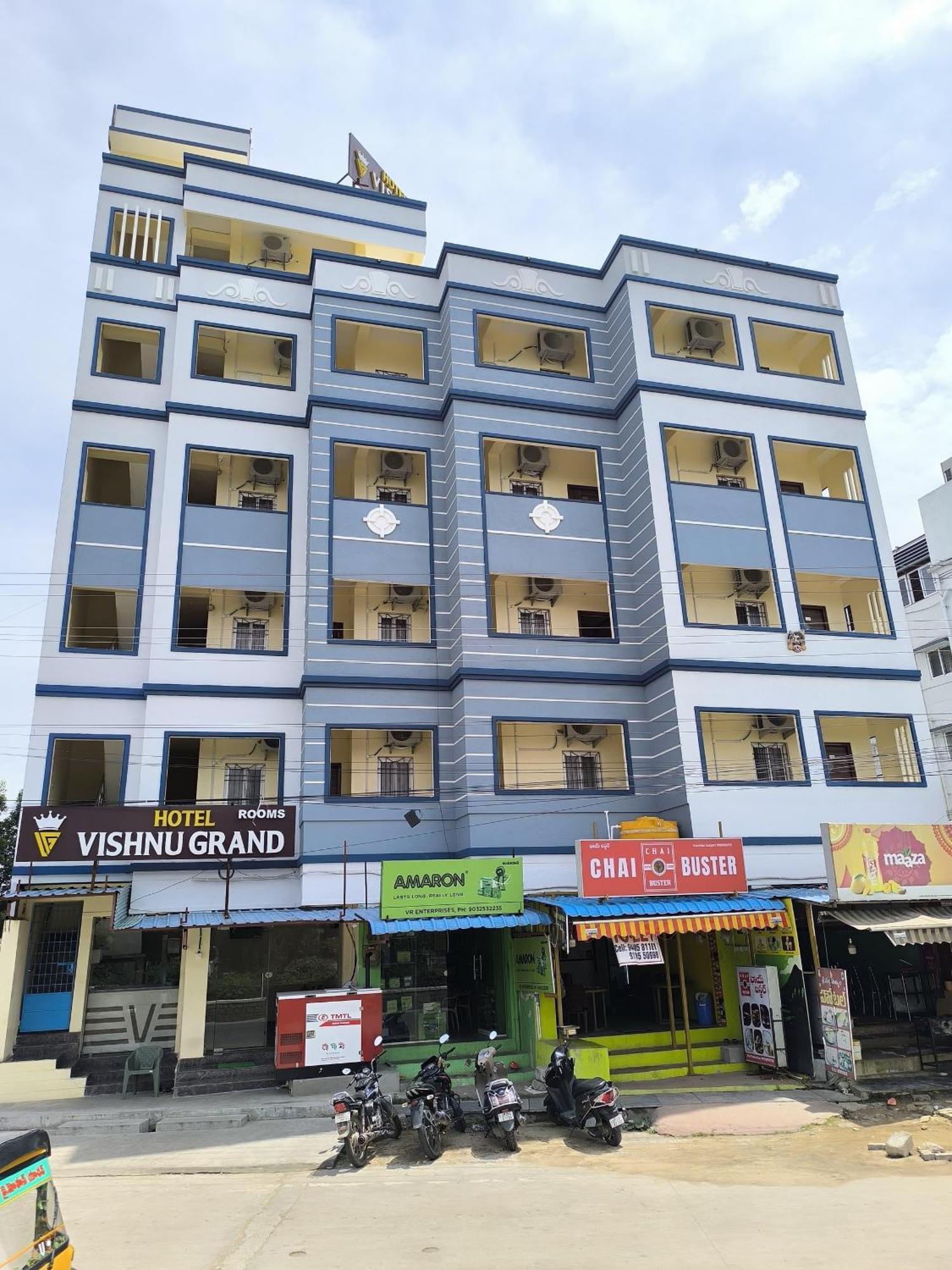 Hotel Vishnu Grand *