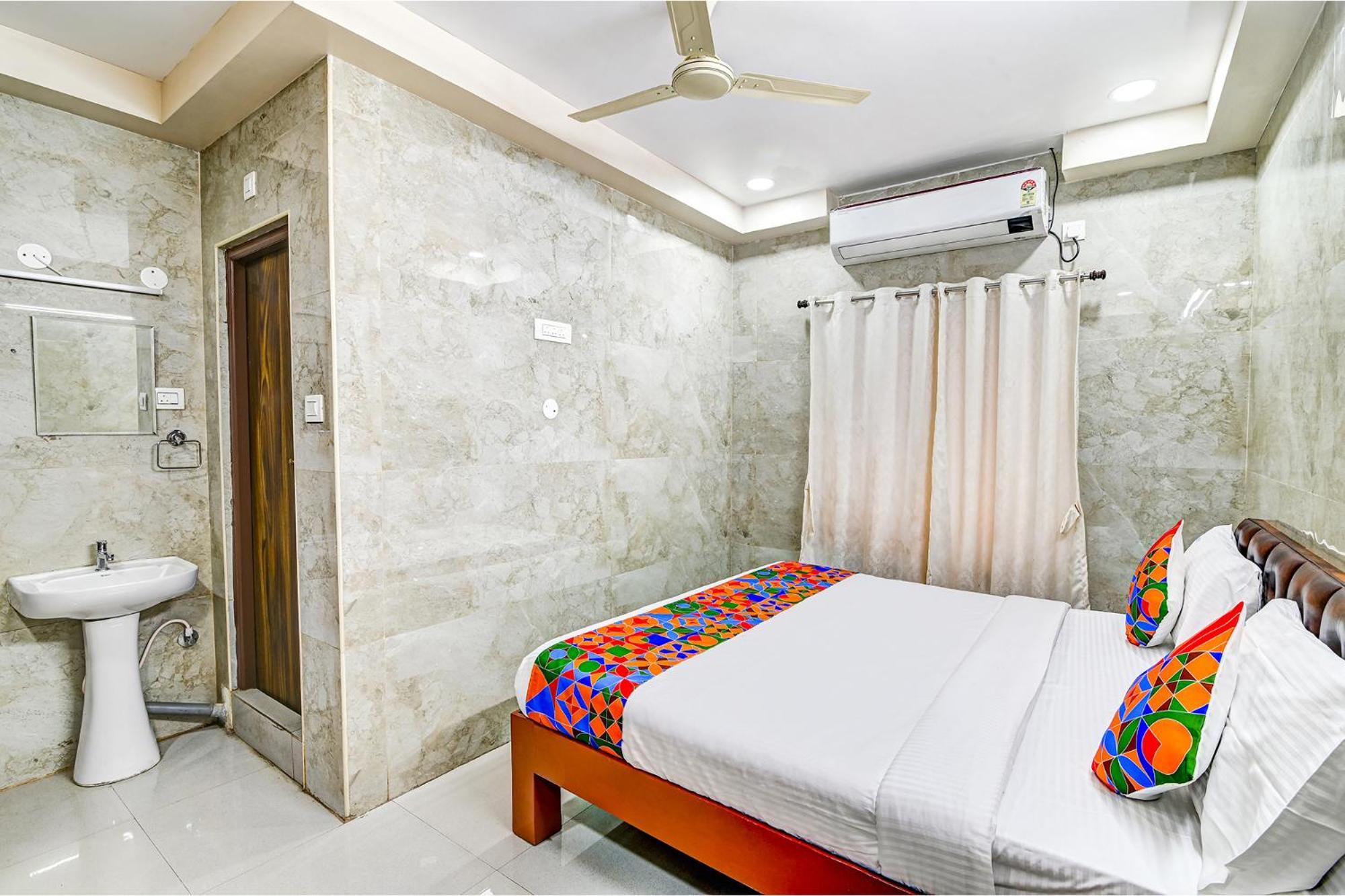 Hotel Fabhotel Srinivasa - Nr Alipir Pc