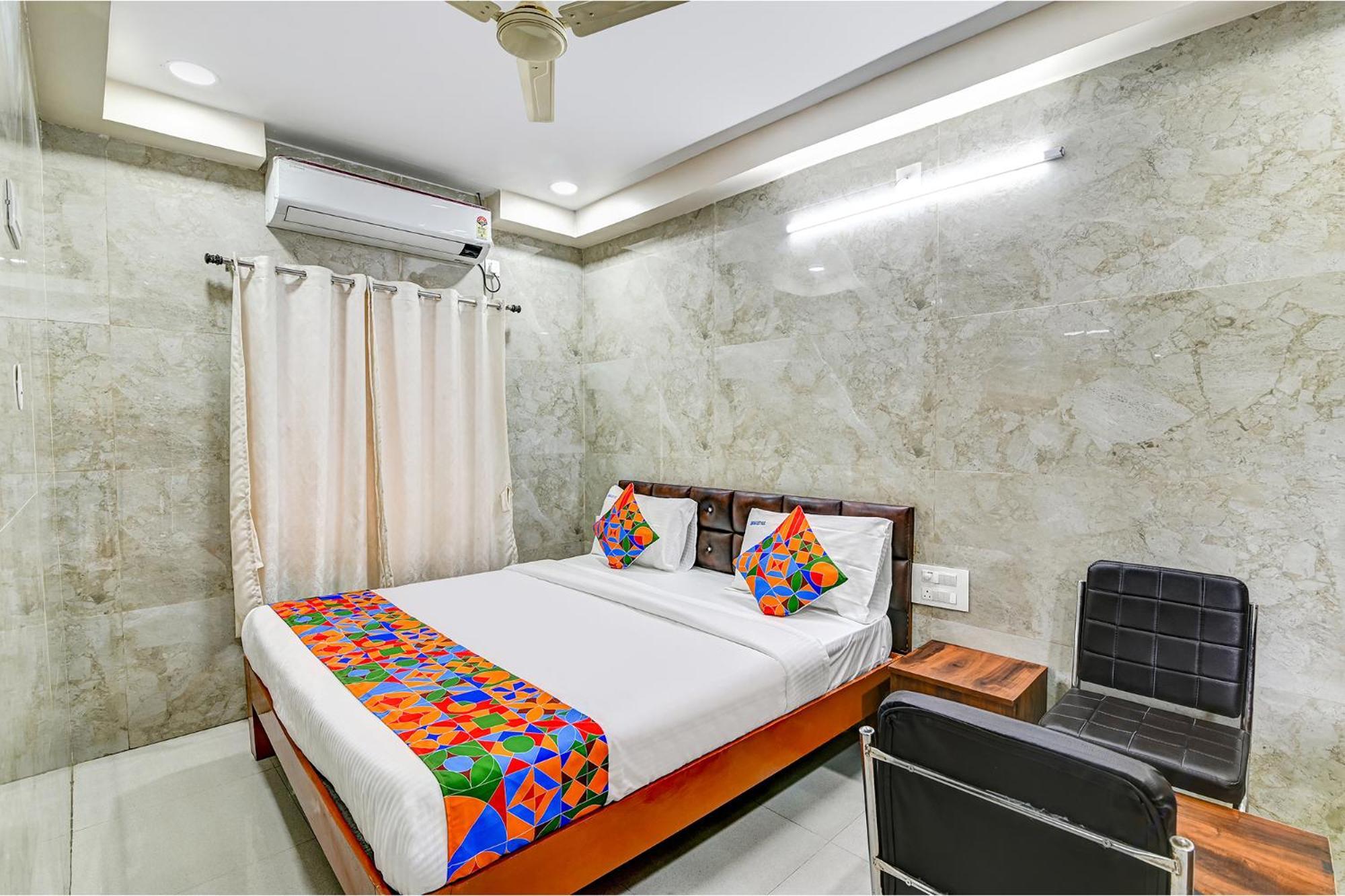 Fabhotel Srinivasa - Nr Alipir Pc Hotel