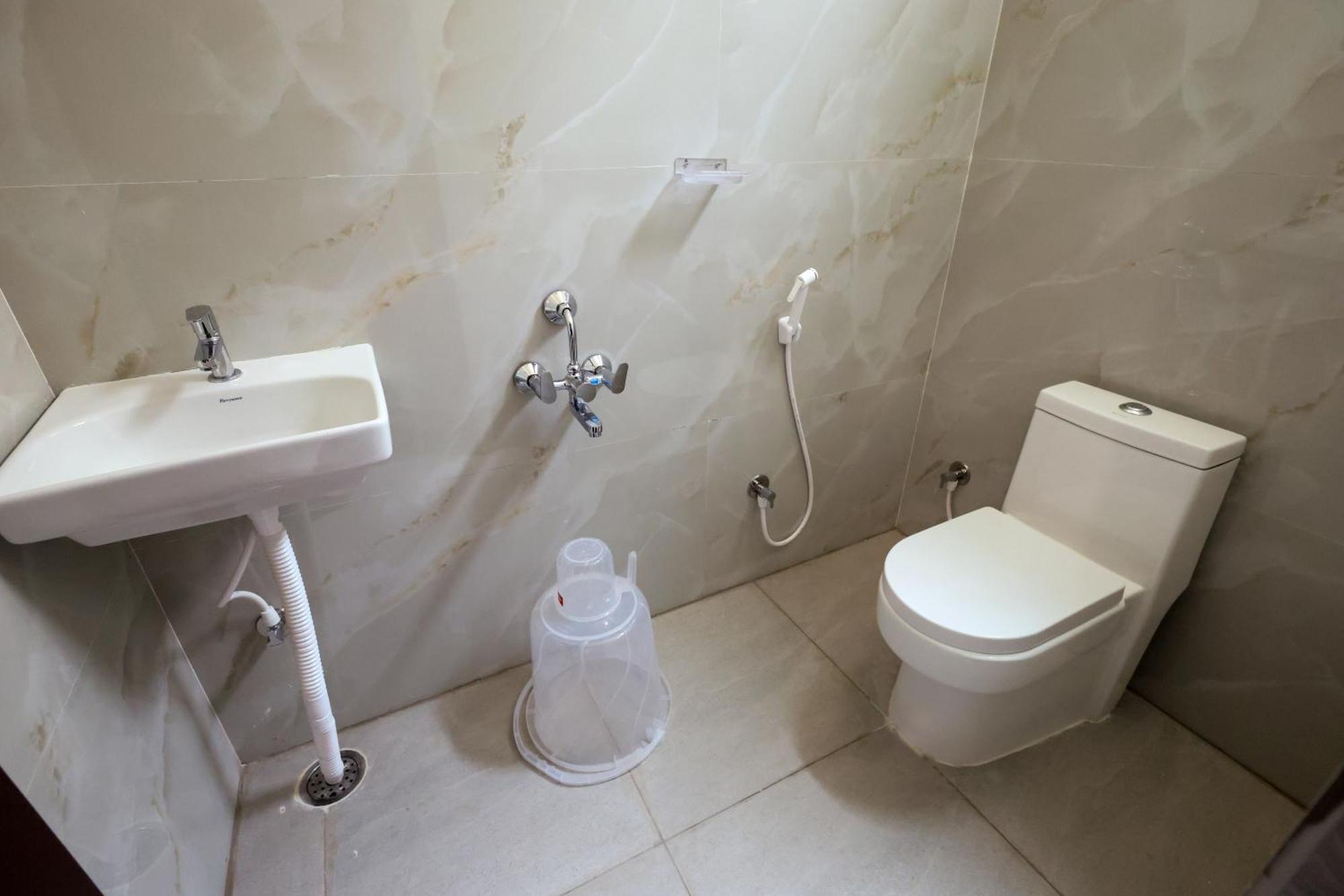 Hotel Olive Nest- Bus Stand- 300 Meters, Railway Station- 400 Meters