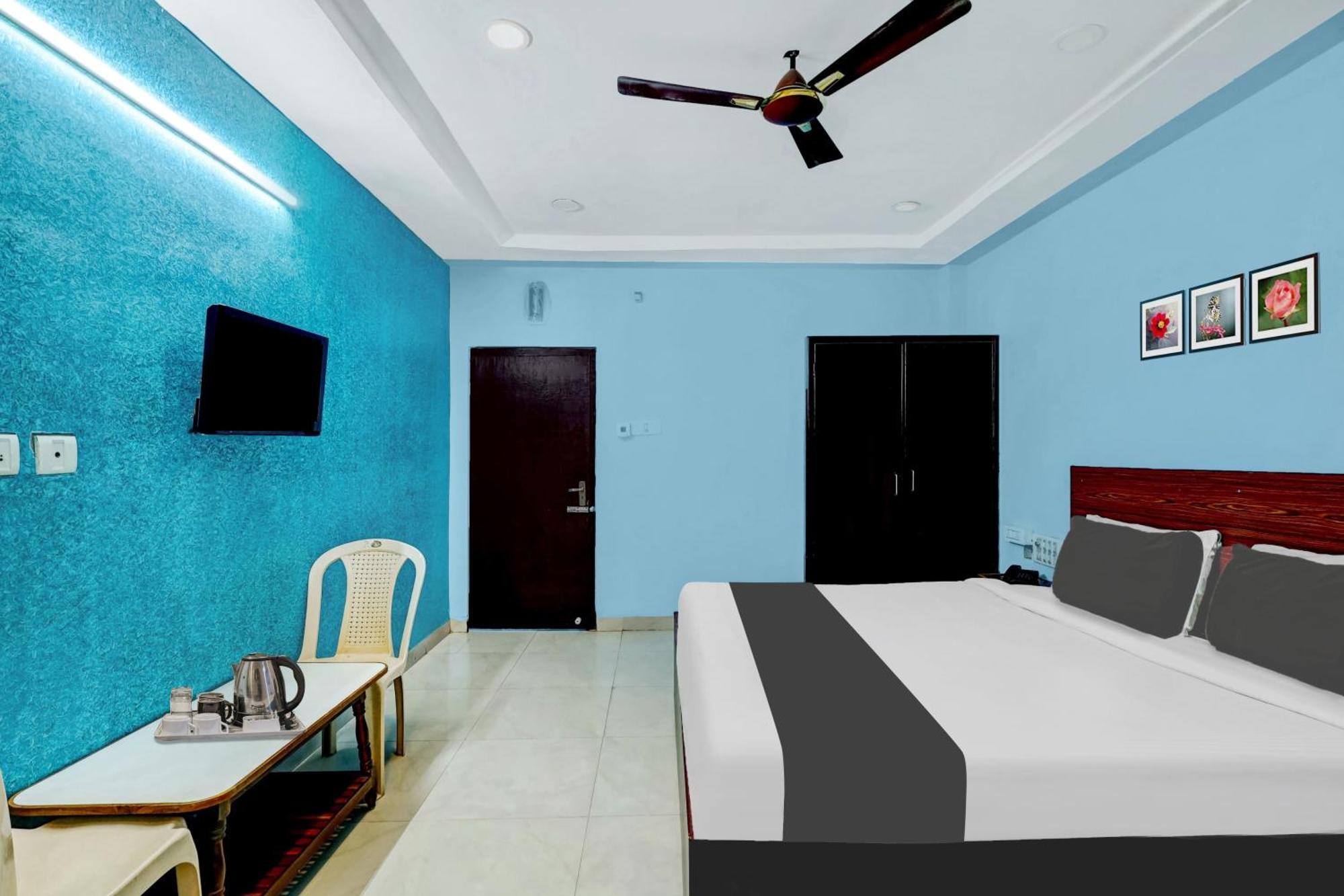 Super O Kennedy Nagar Near Railway Station Hotel 4*