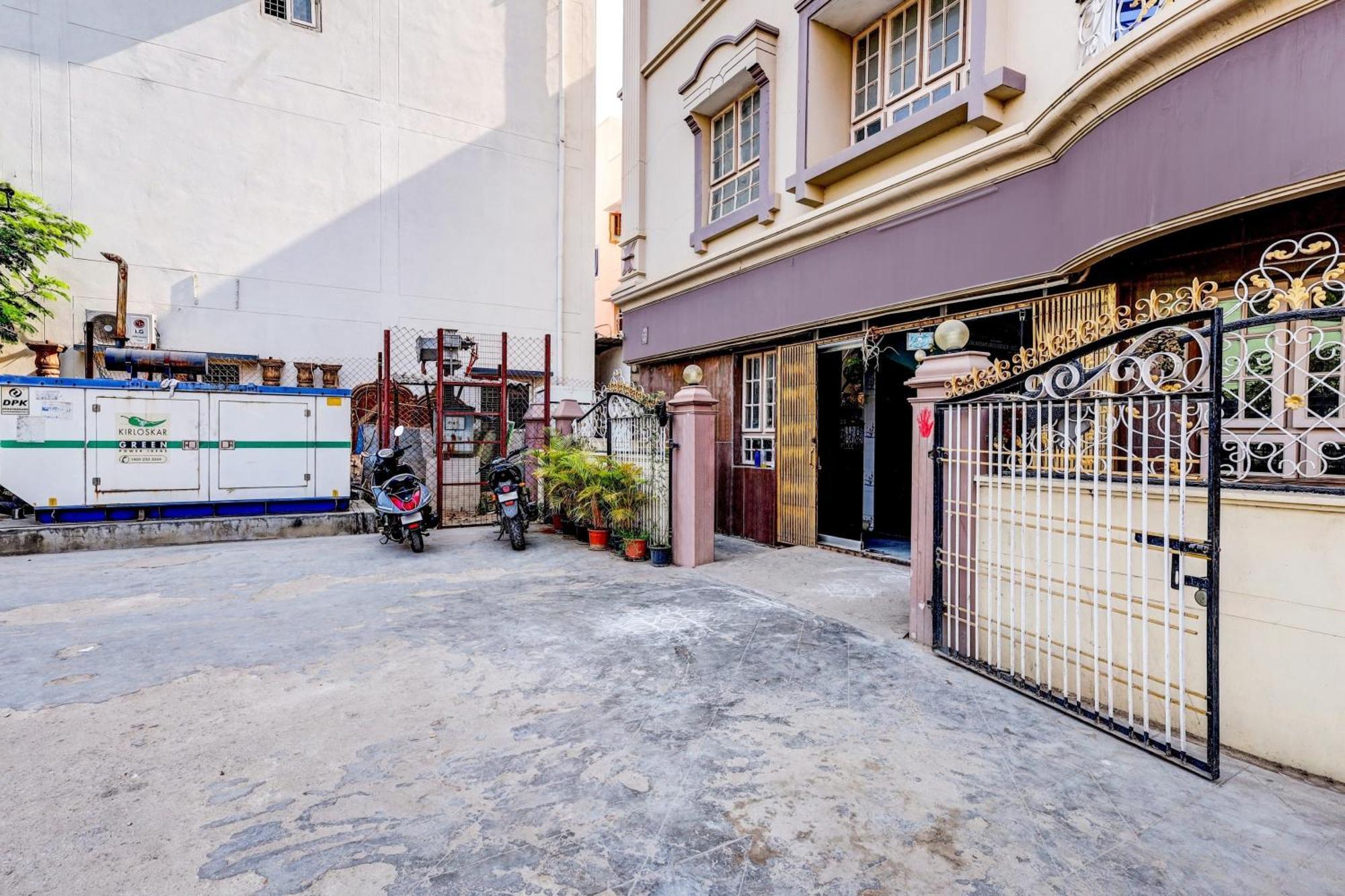 Super O Kennedy Nagar Near Railway Station Hotel Tirupati