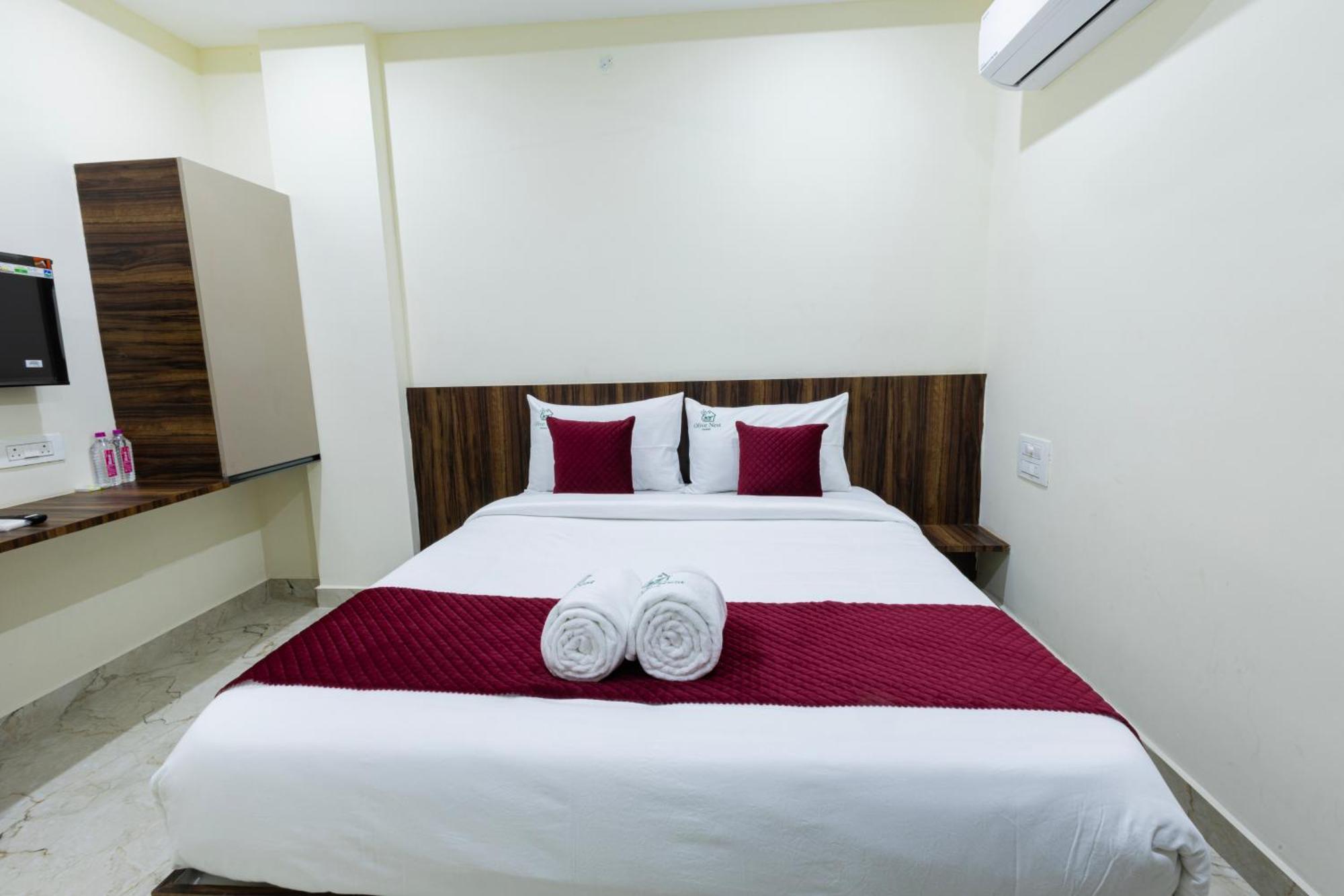 Hotel Olive Nest- Bus Stand- 300 Meters, Railway Station- 400 Meters