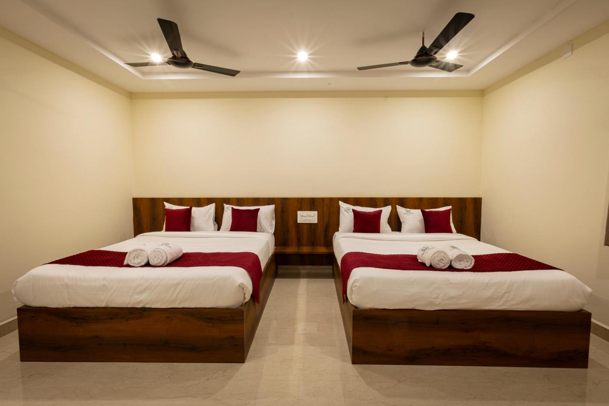 Olive Nest- Bus Stand- 300 Meters, Railway Station- 400 Meters Hotel Tirupati