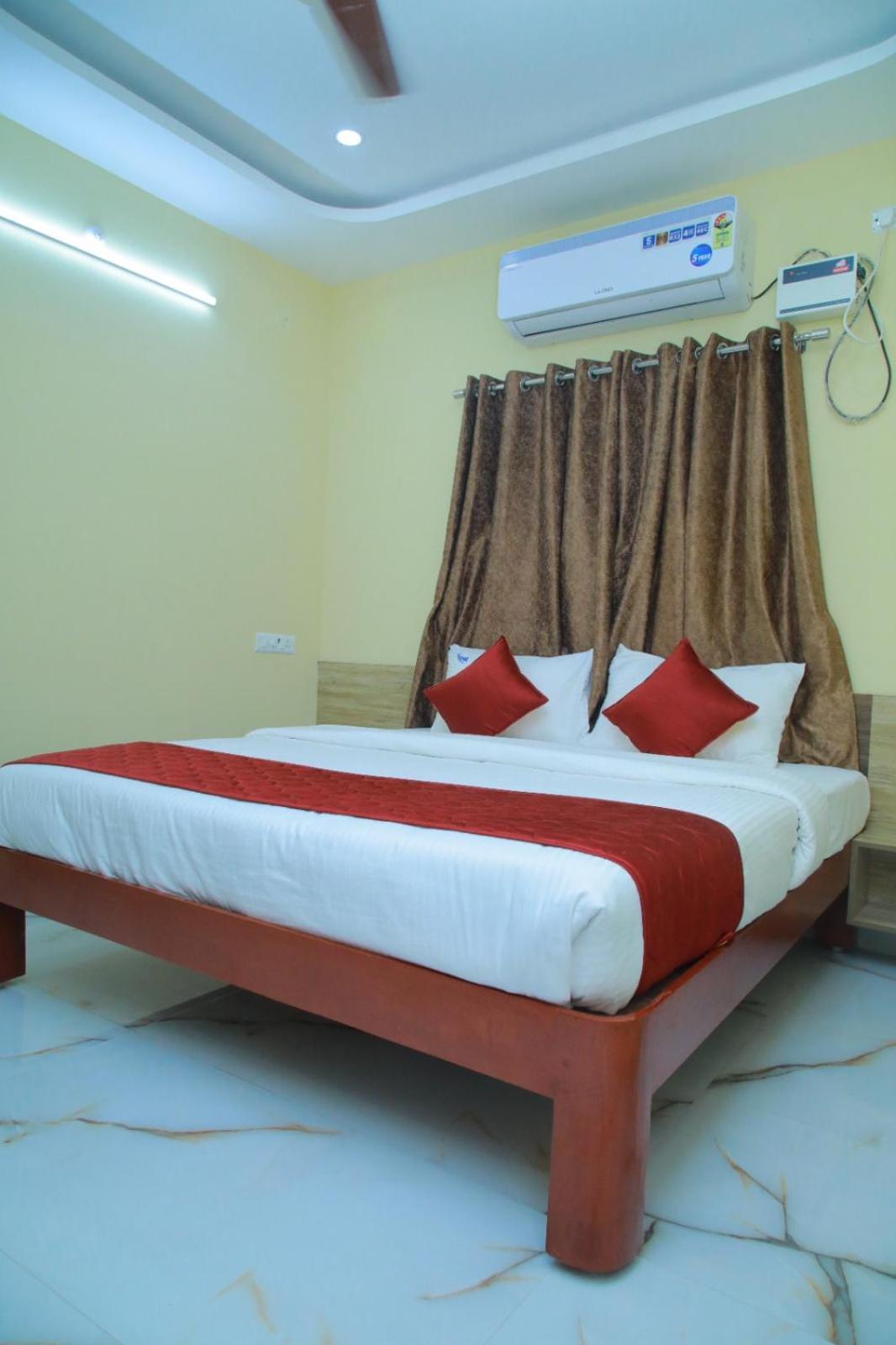 Sri Hari Residency Hotel