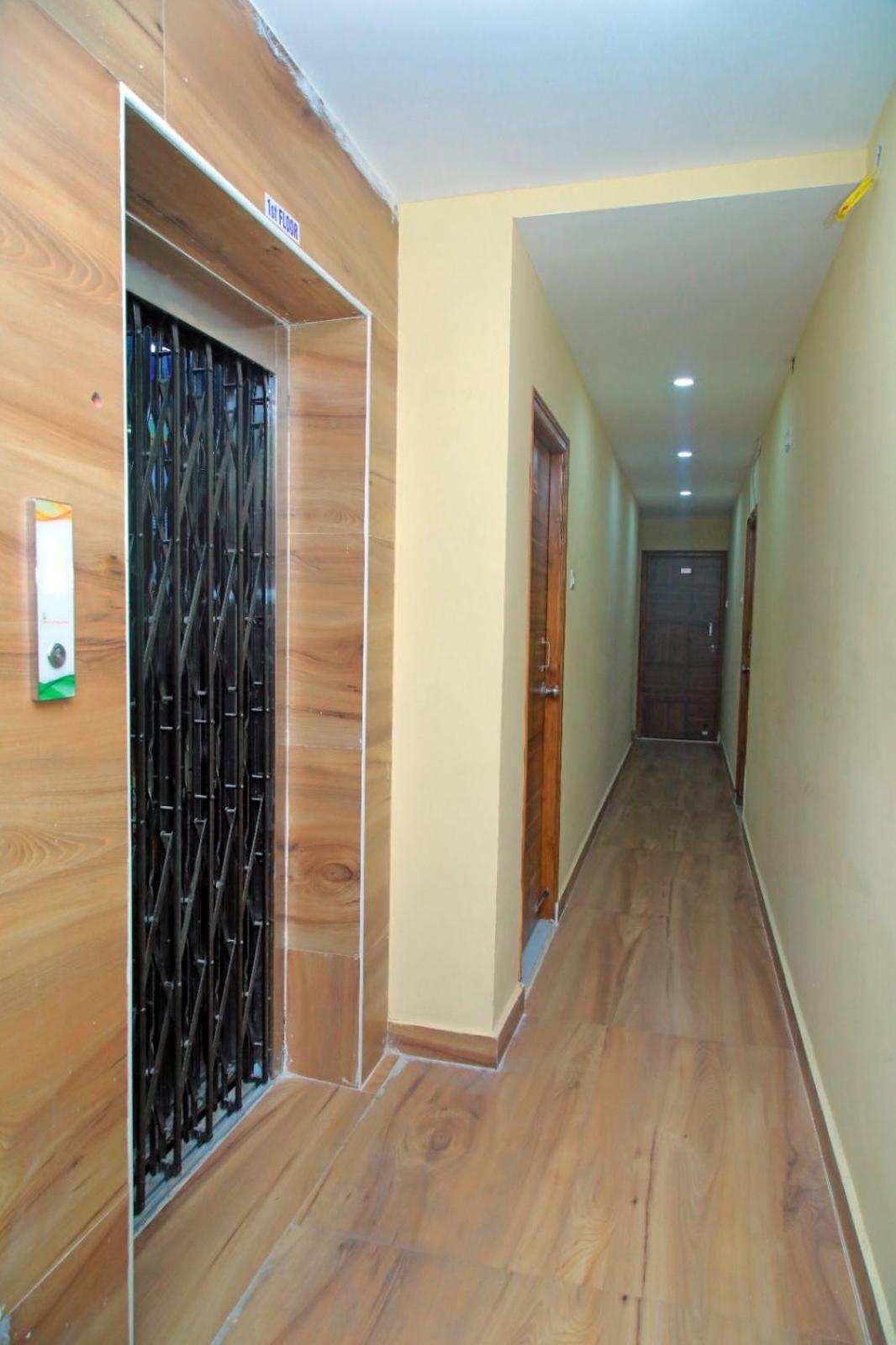 Sri Hari Residency Hotel 3*