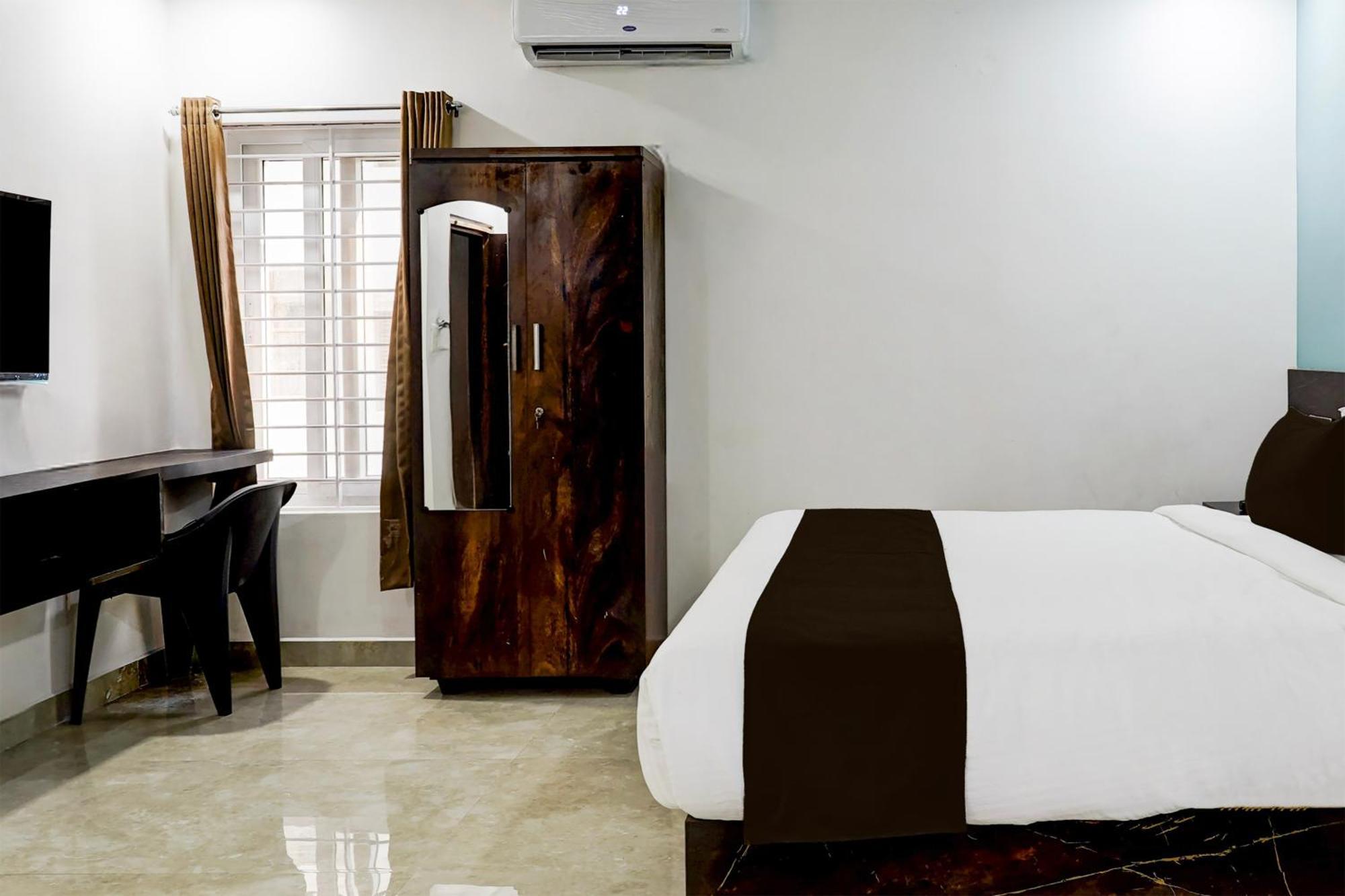 Hotel O Elite Vistara Luxury 3*