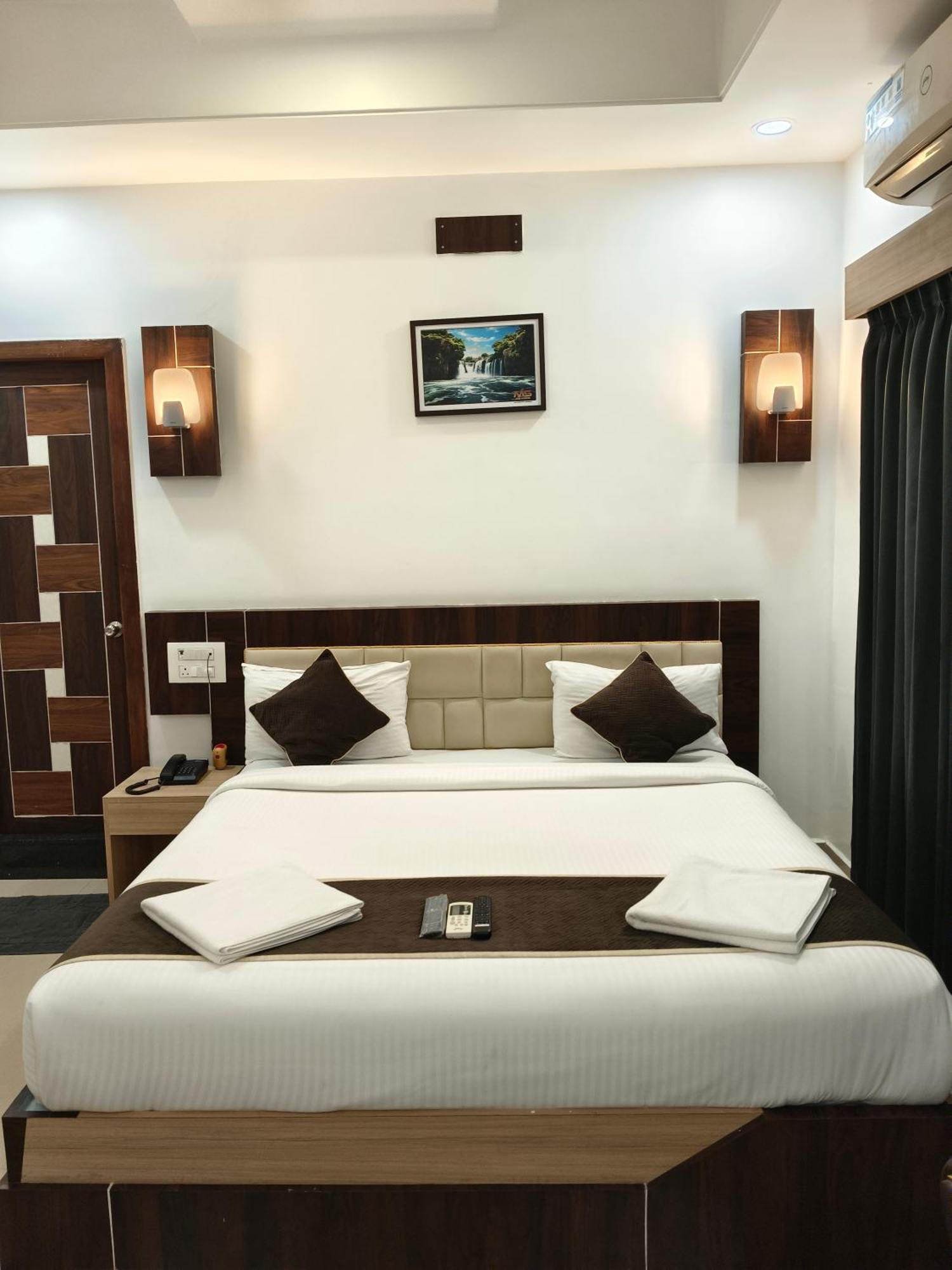 Hotel M S Pride 3*