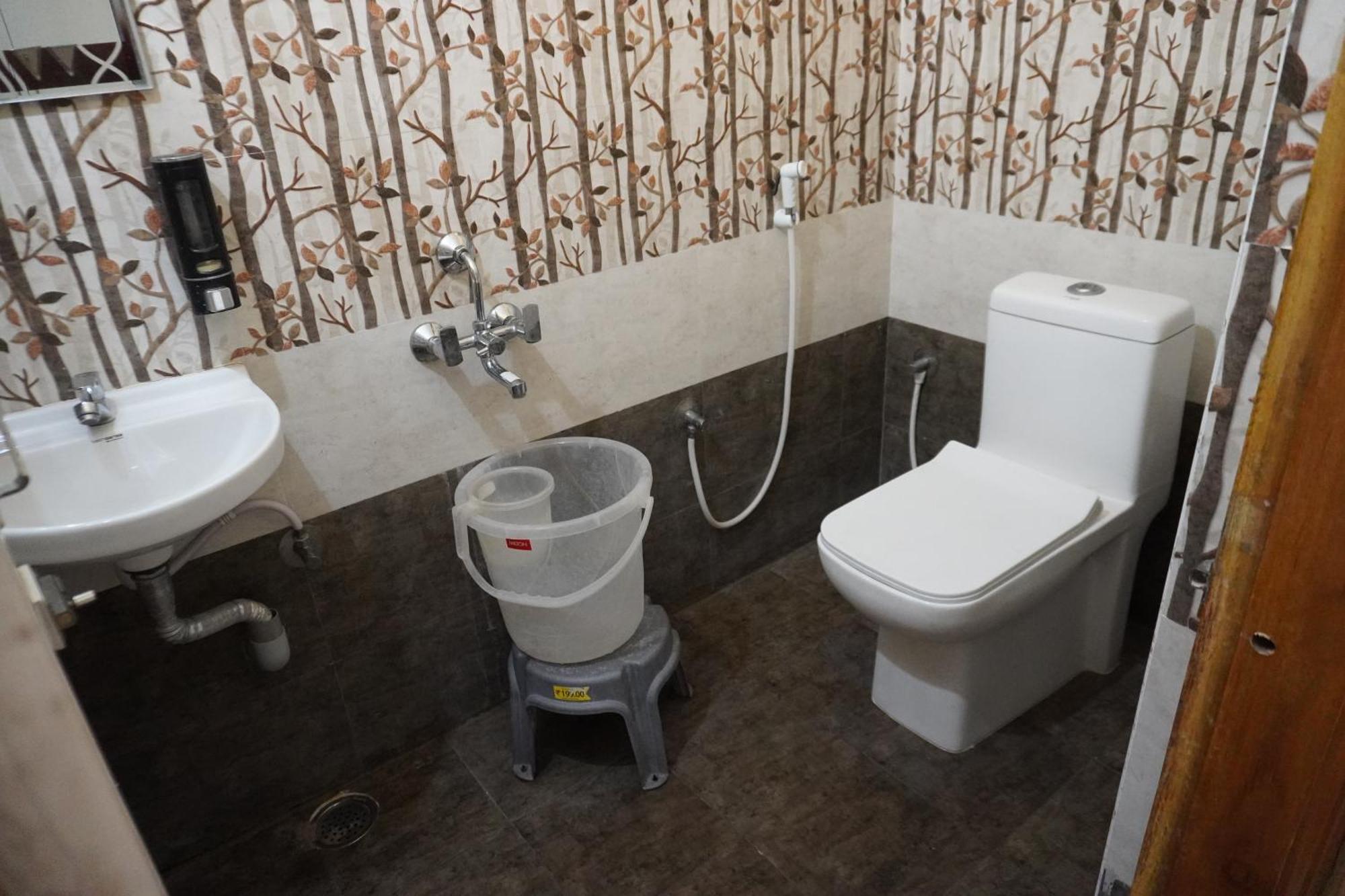 Tirumala Premium Apartment *