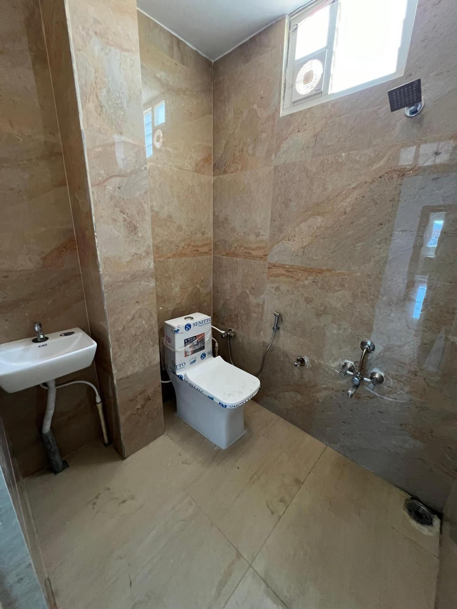 Snr Venus Hotel Tirupati