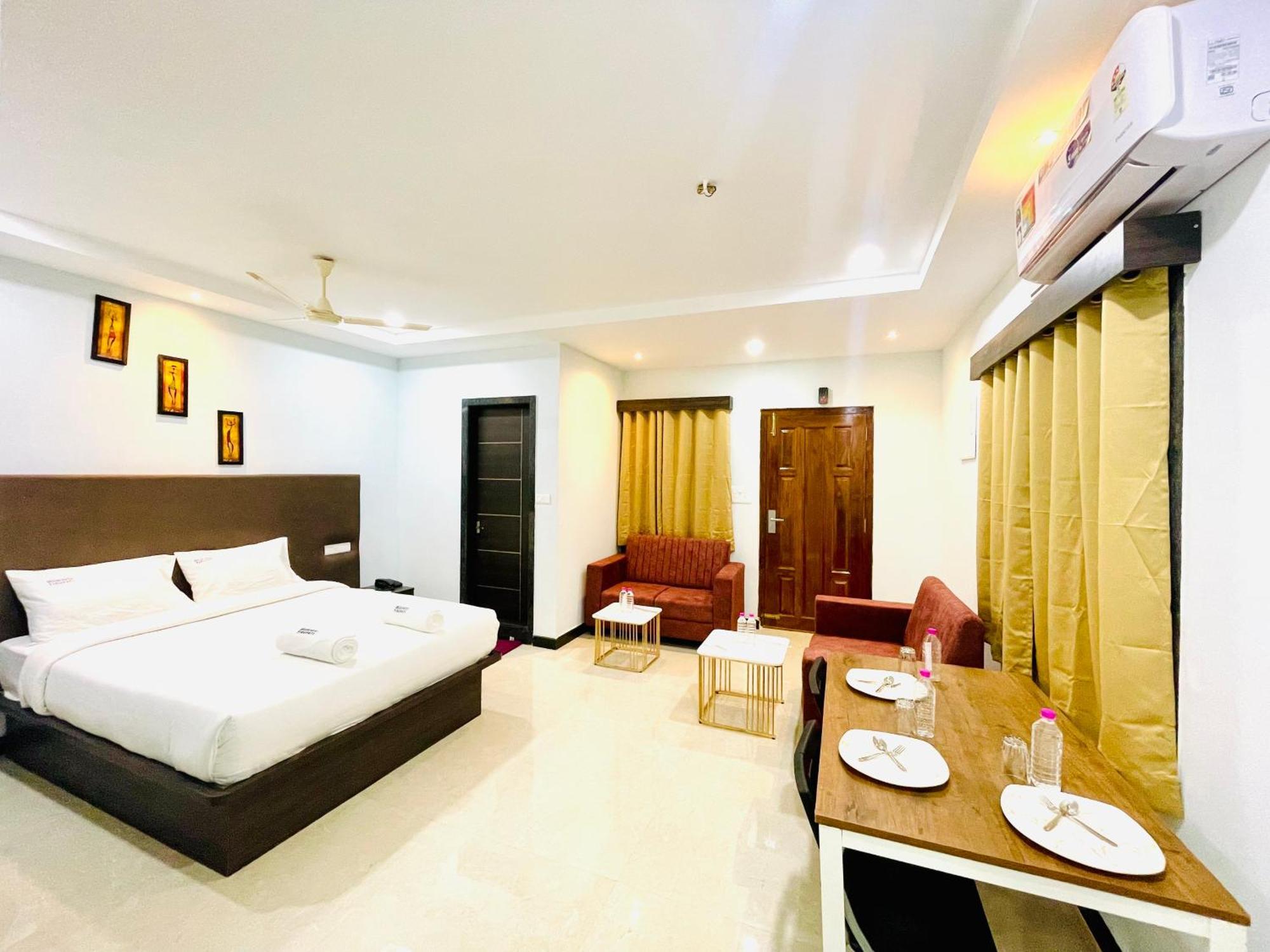 Hotel Deccan Suites, 2*