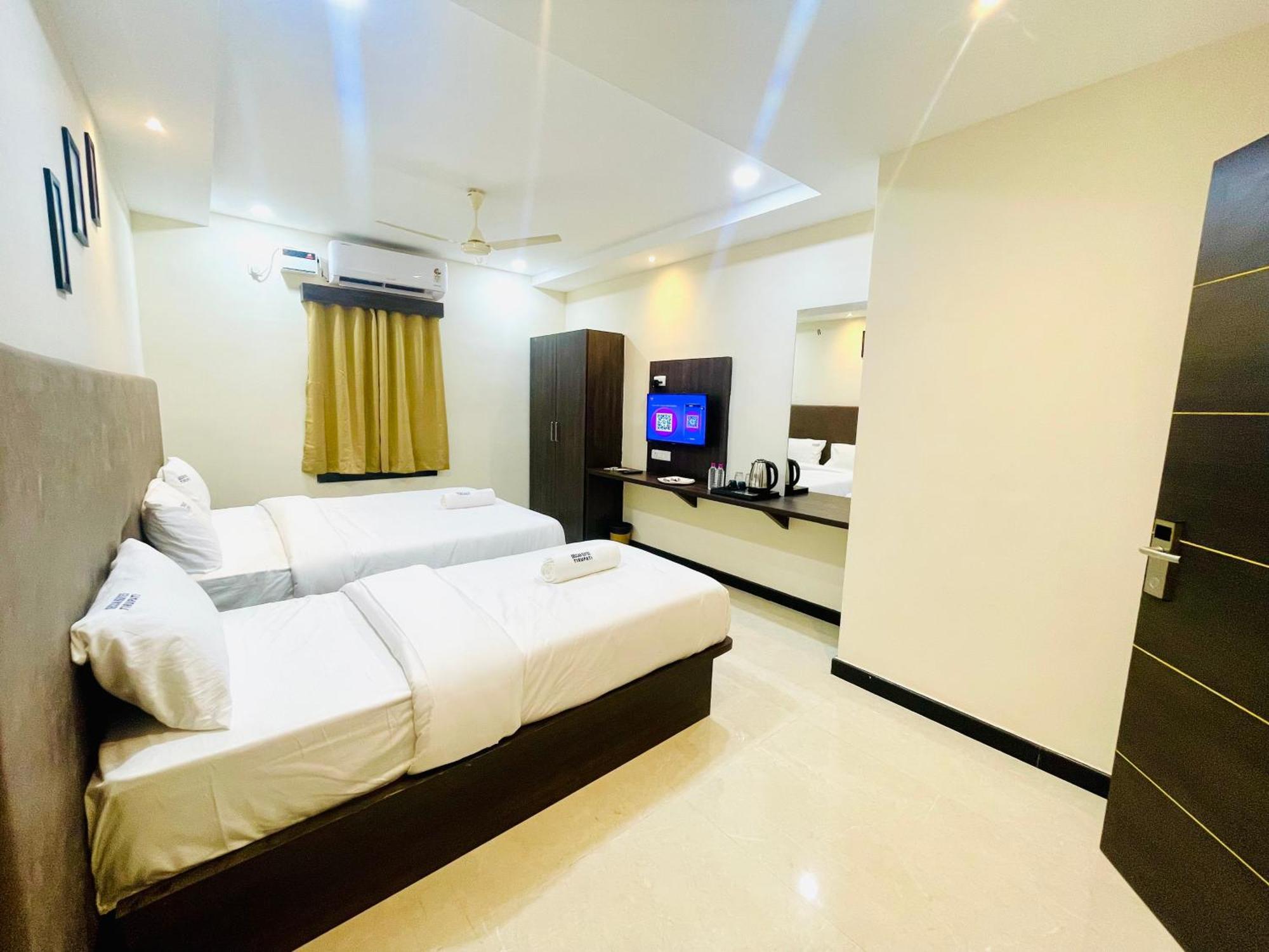 Deccan Suites, 2*