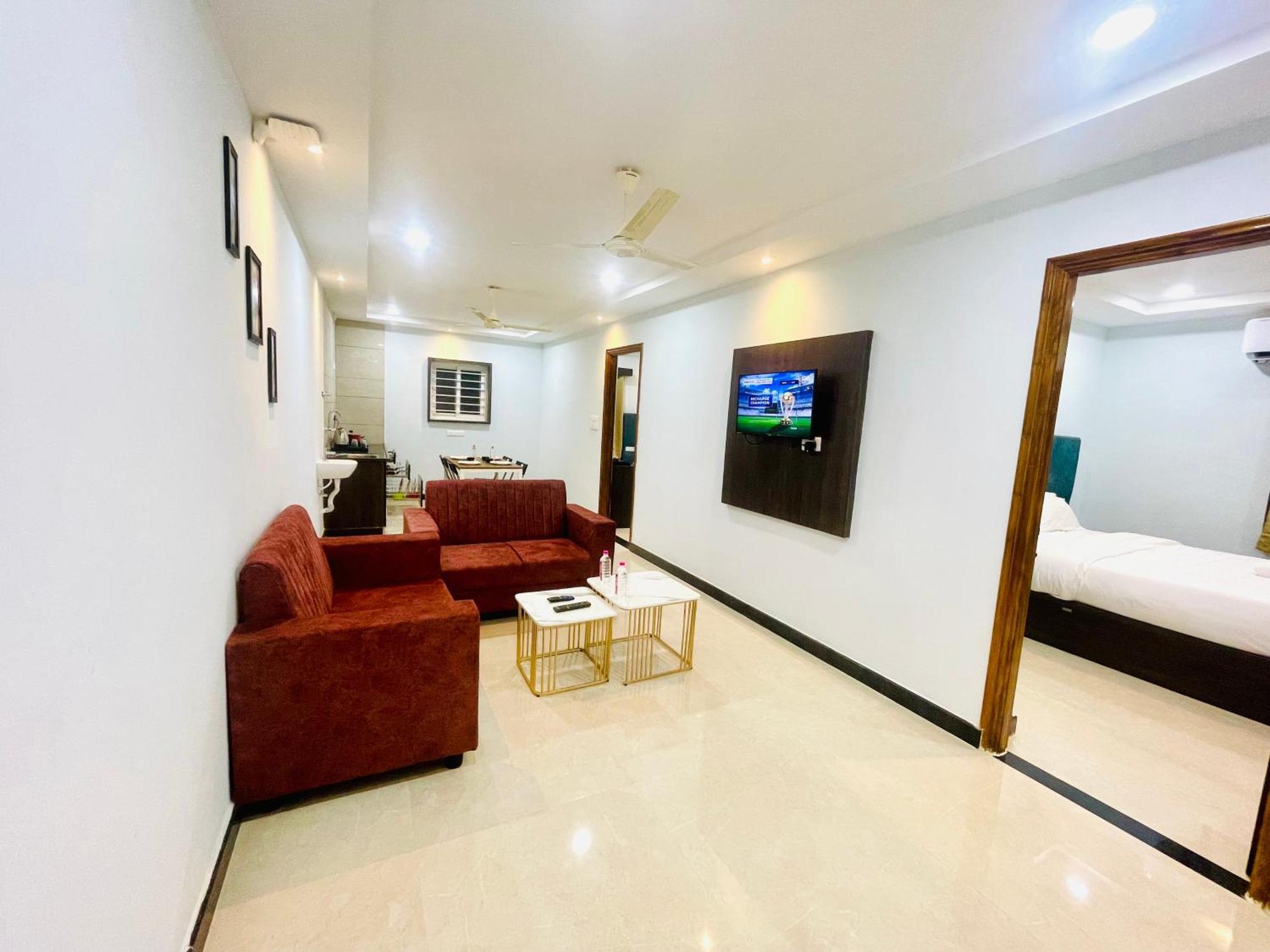 Deccan Suites, 2*