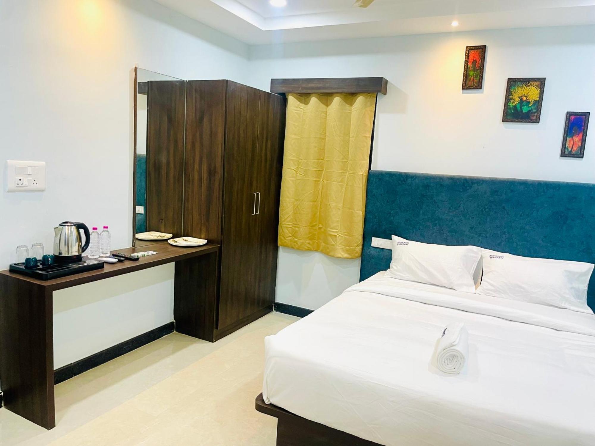 Hotel Deccan Suites, 2*