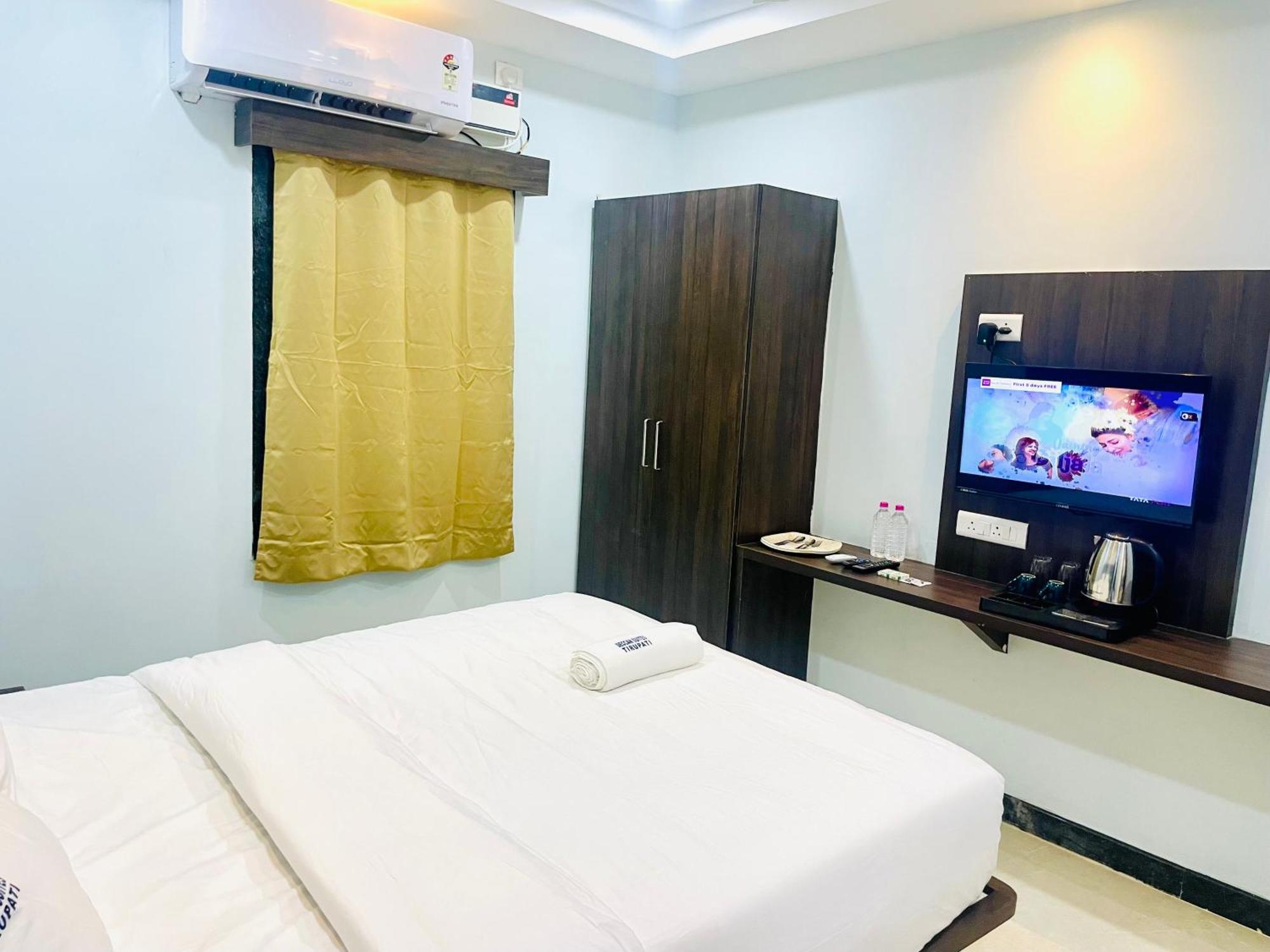 Hotel Deccan Suites,
