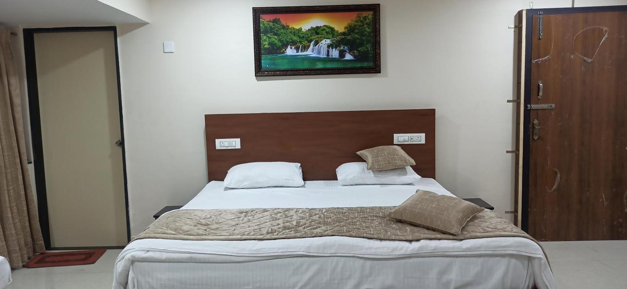Kuber Residency Hotel 3*