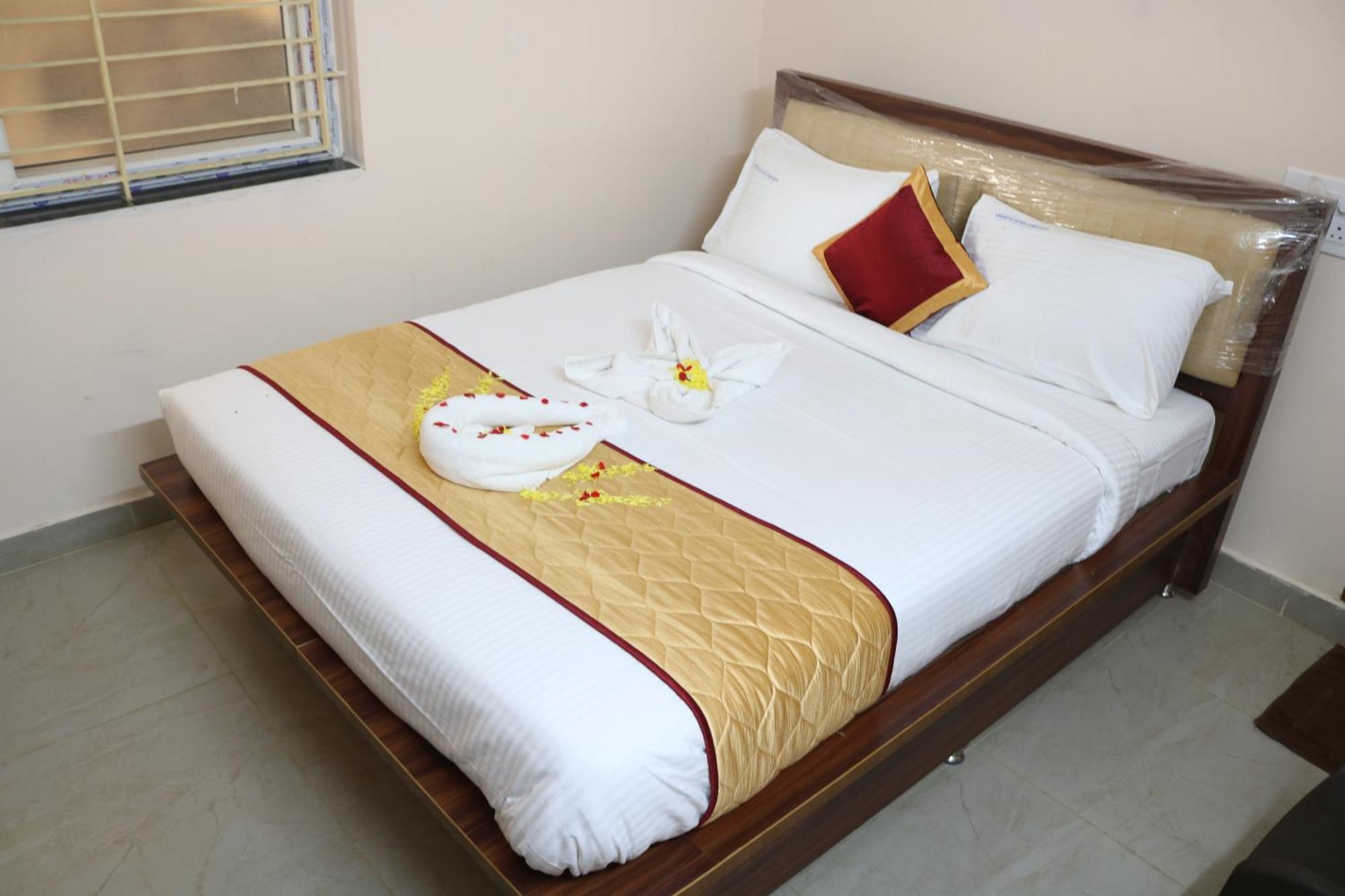 Virinchi Ultra Comforts Hotel *