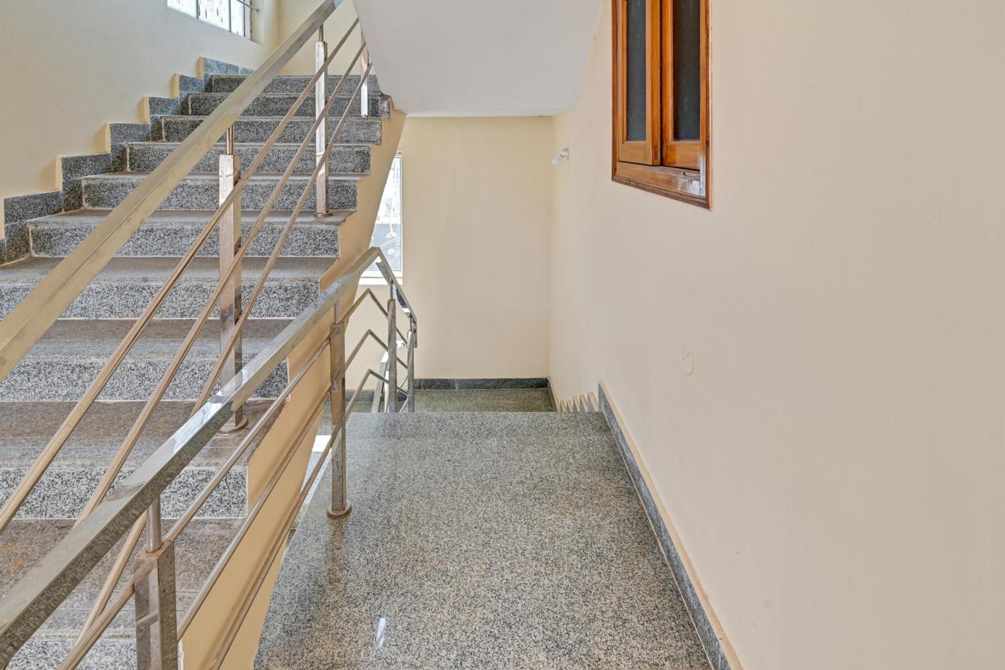 Hotel O Pvs