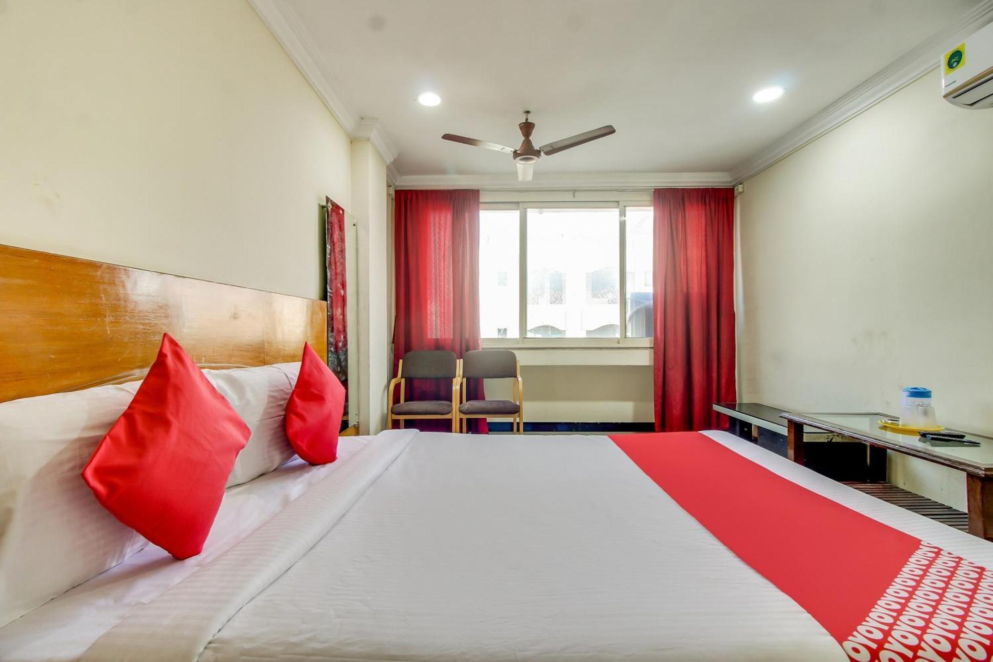 O Srinivasa Residency Hotel 3*