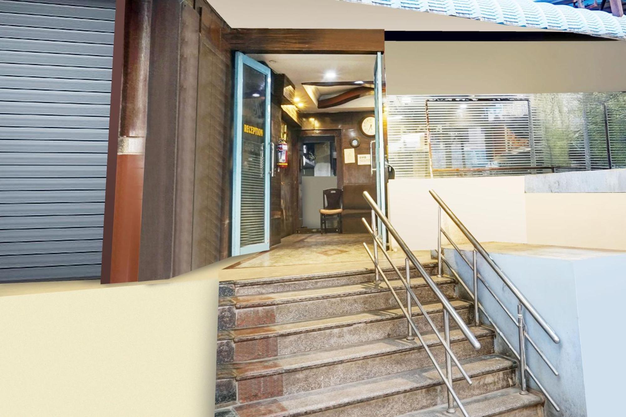 Hotel Super O Padmavathi Puram Near Railway Station